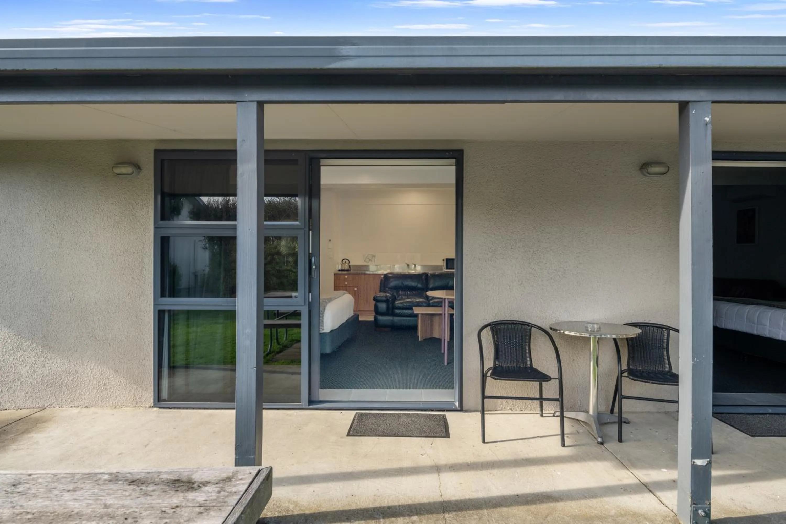 Patio in Grove Park Motor Lodge