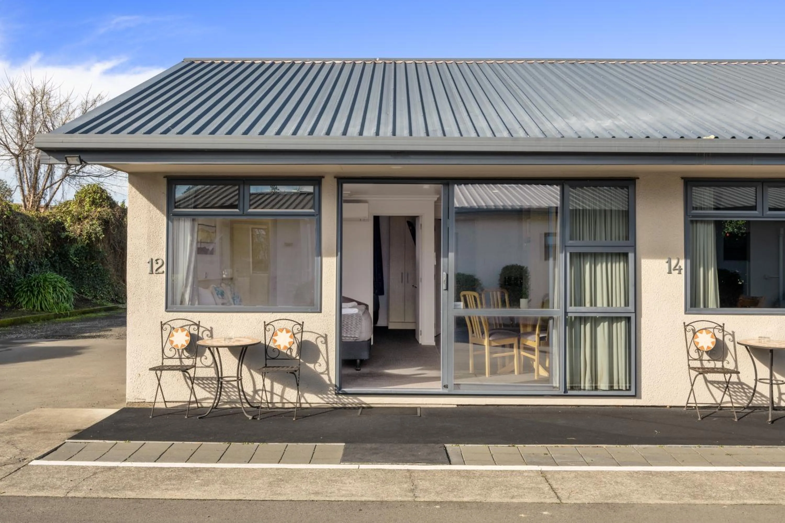 Patio in Grove Park Motor Lodge