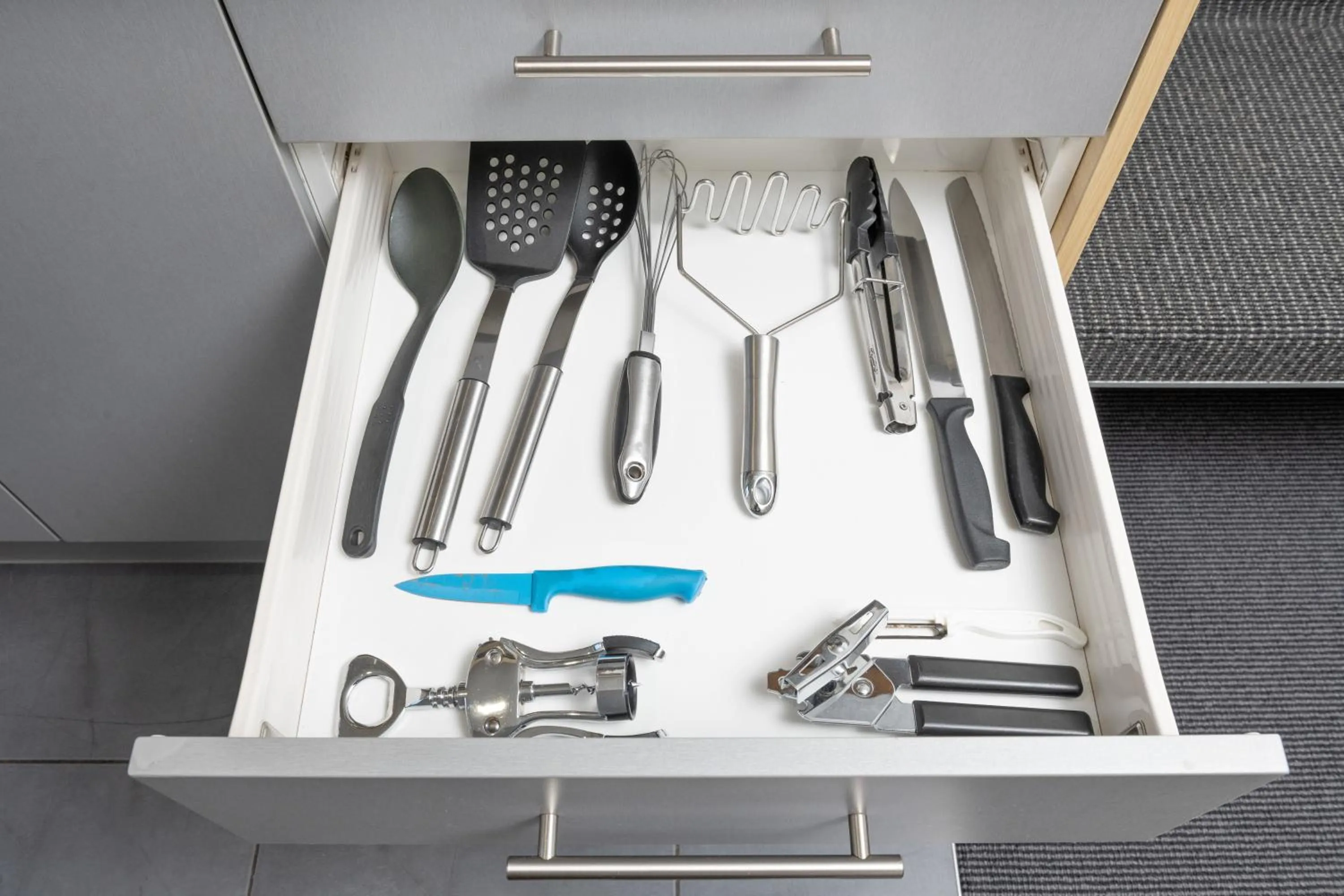 kitchen in Grove Park Motor Lodge