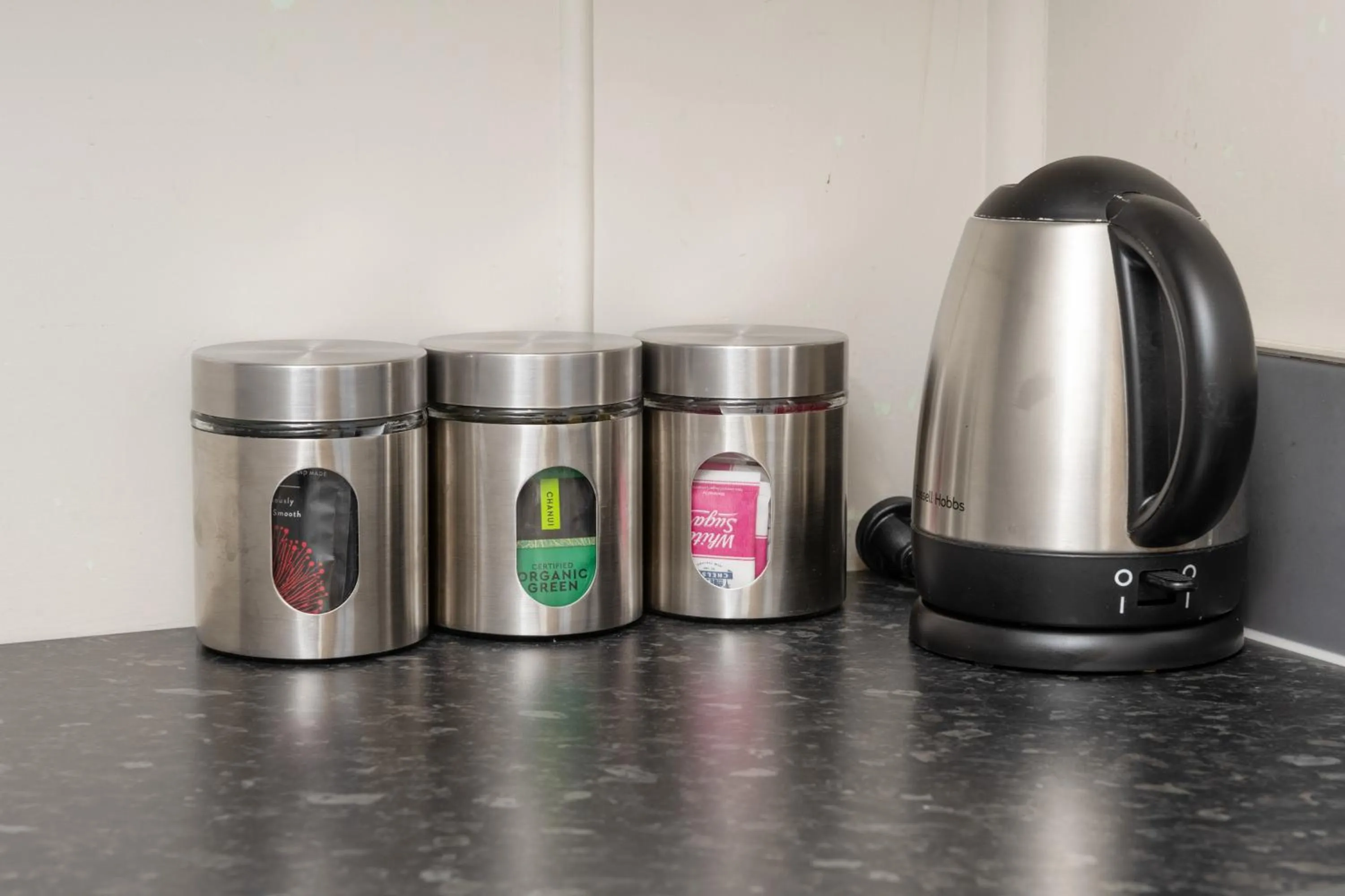 Coffee/tea facilities in Grove Park Motor Lodge