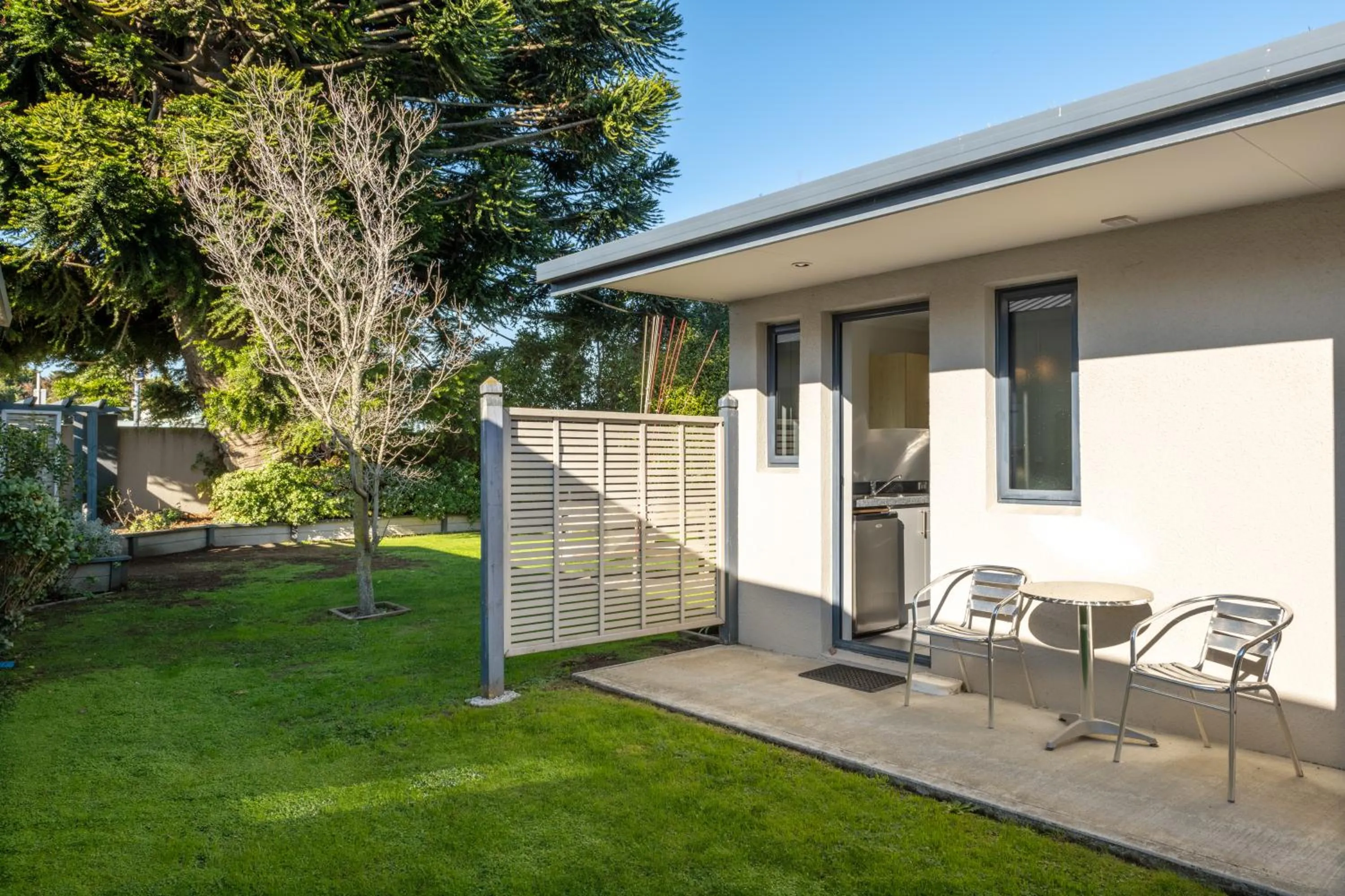 Patio in Grove Park Motor Lodge