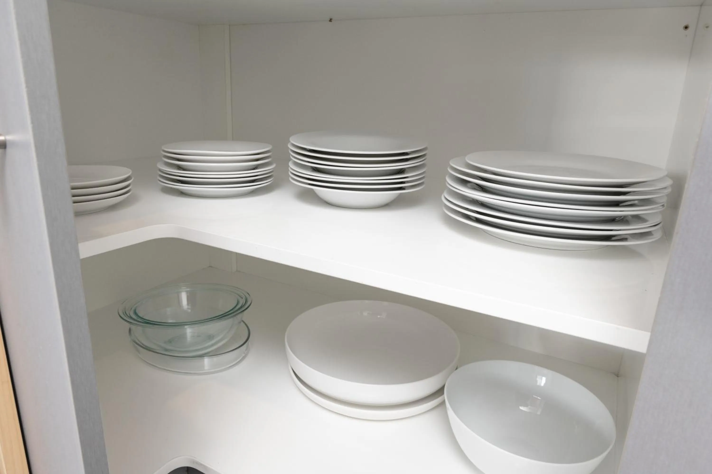 Kitchen or kitchenette in Grove Park Motor Lodge