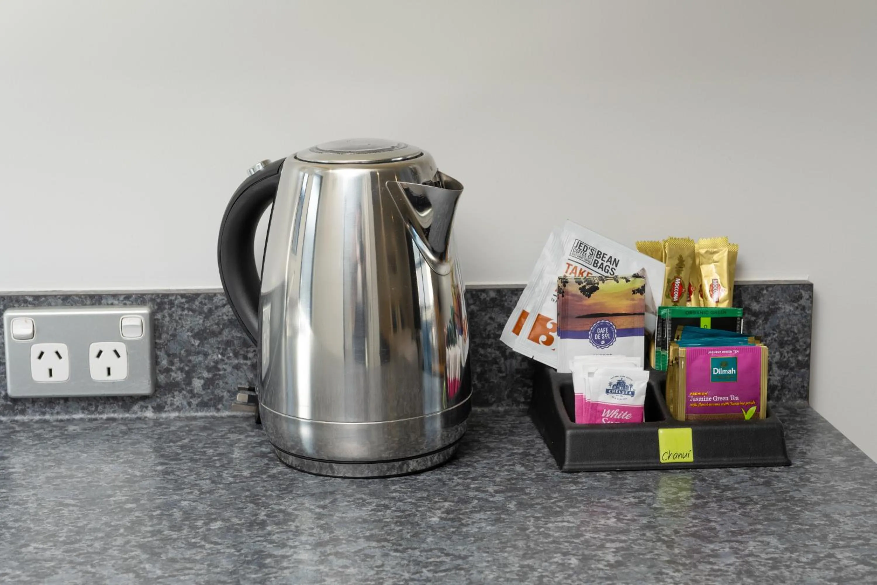 Coffee/tea facilities in Grove Park Motor Lodge