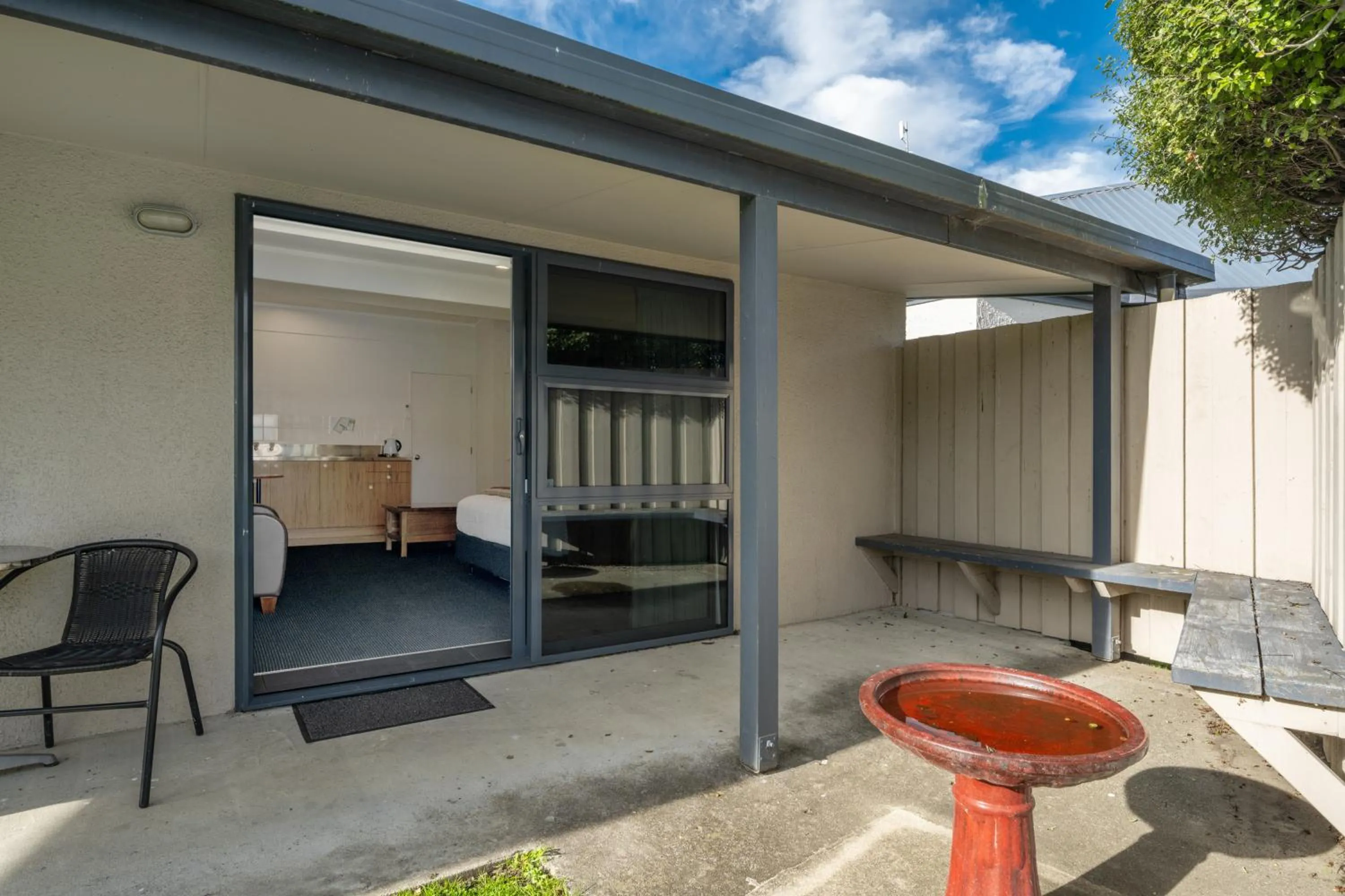 Patio in Grove Park Motor Lodge
