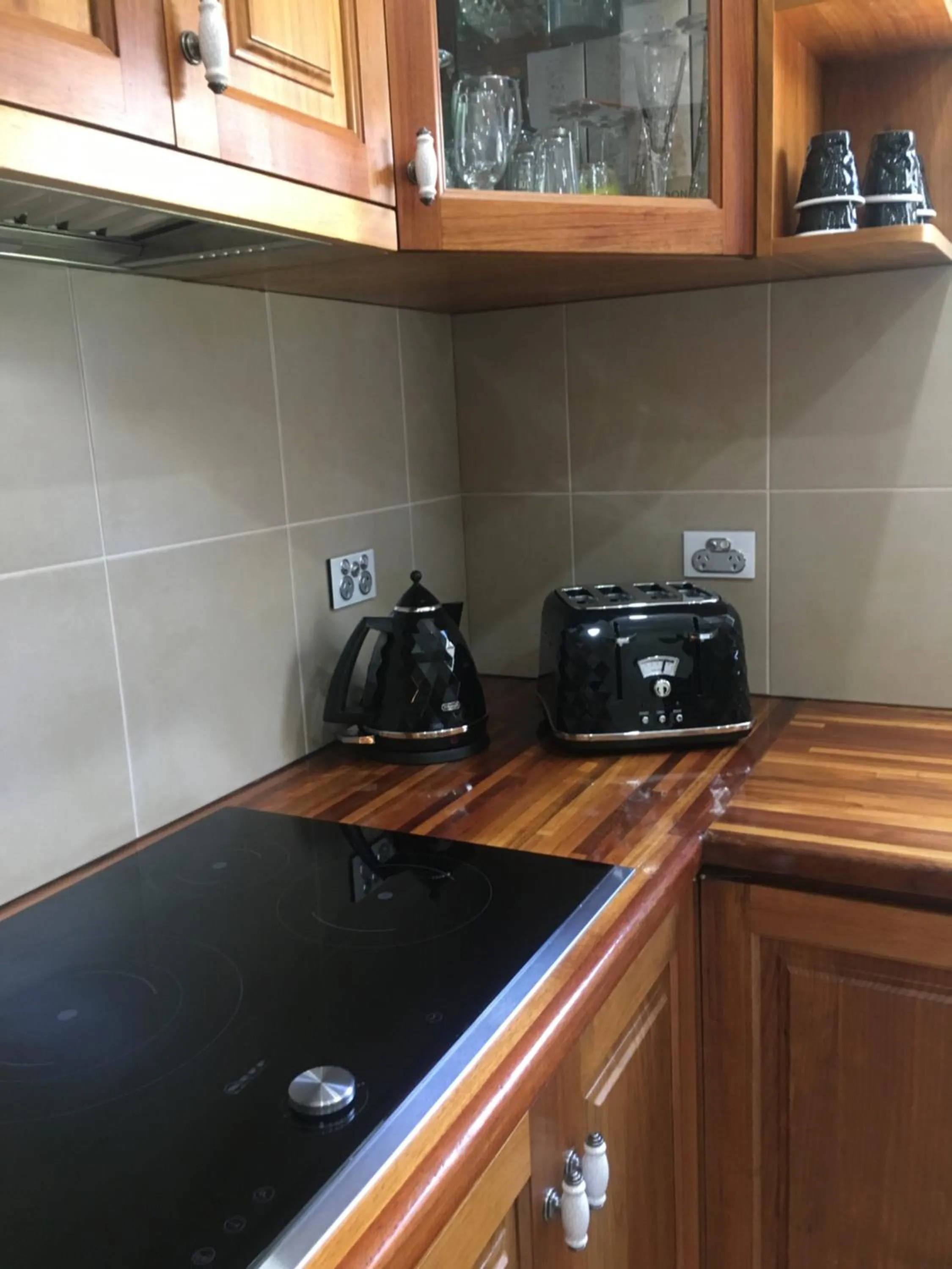 Communal kitchen in Noah's Stanley Luxury Bed and Breakfast