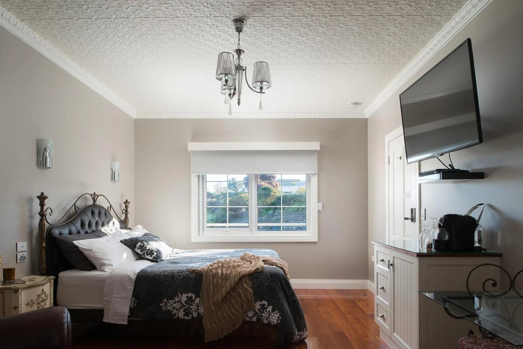 Bedroom, Bed in Noah's Stanley Luxury Bed and Breakfast