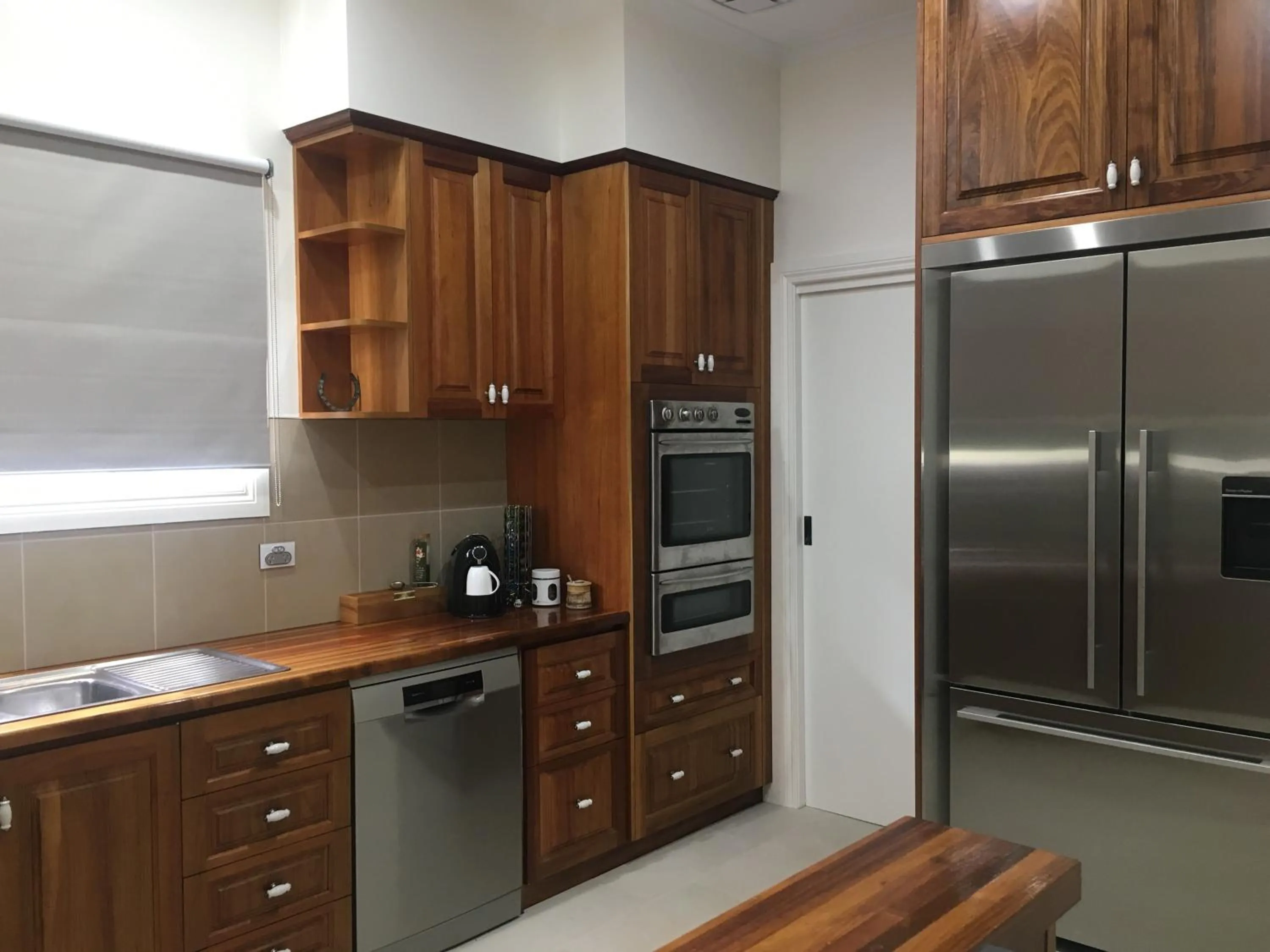 Communal kitchen in Noah's Stanley Luxury Bed and Breakfast