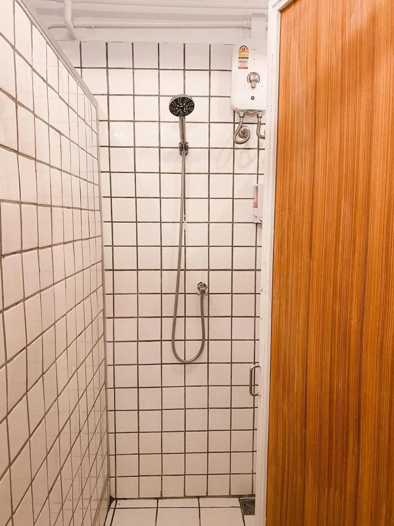 Shower in Green Sleep Hostel