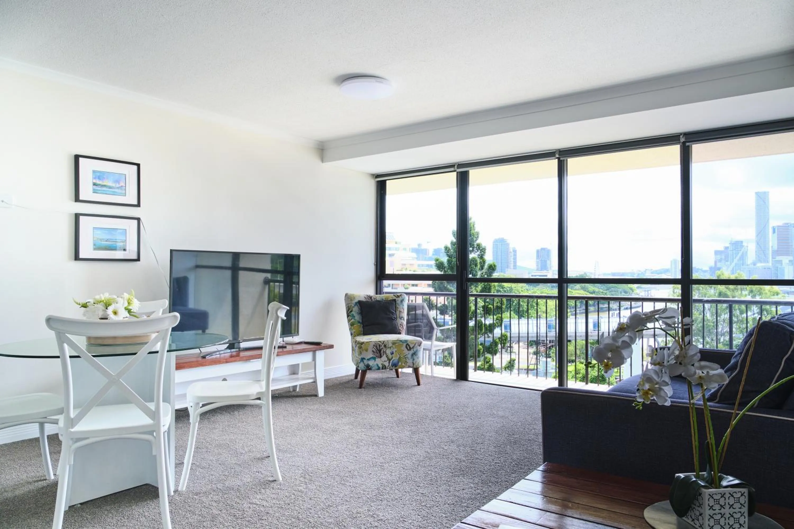 TV and multimedia in River Plaza Apartments Brisbane Southbank