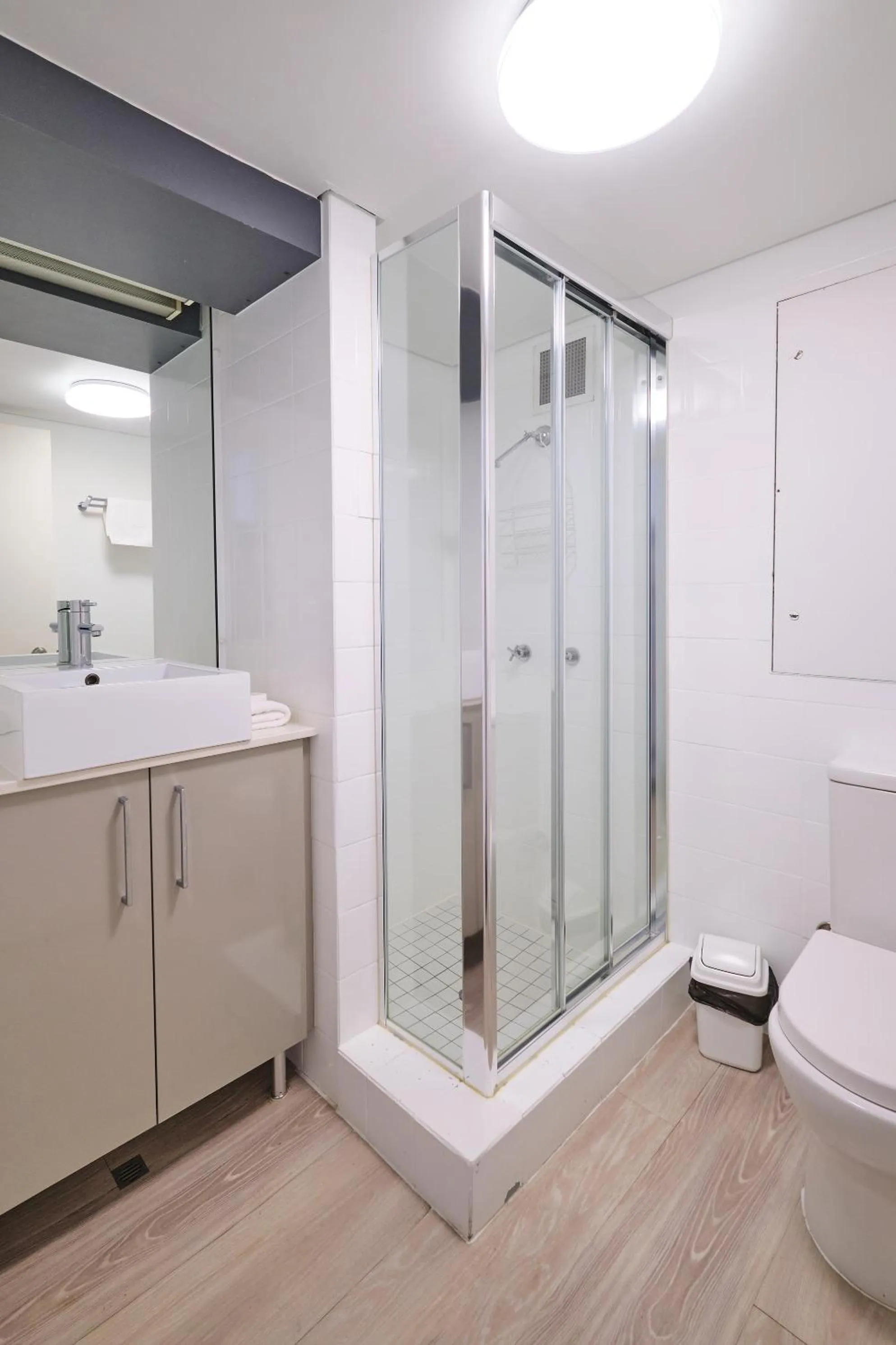 Shower in River Plaza Apartments Brisbane Southbank