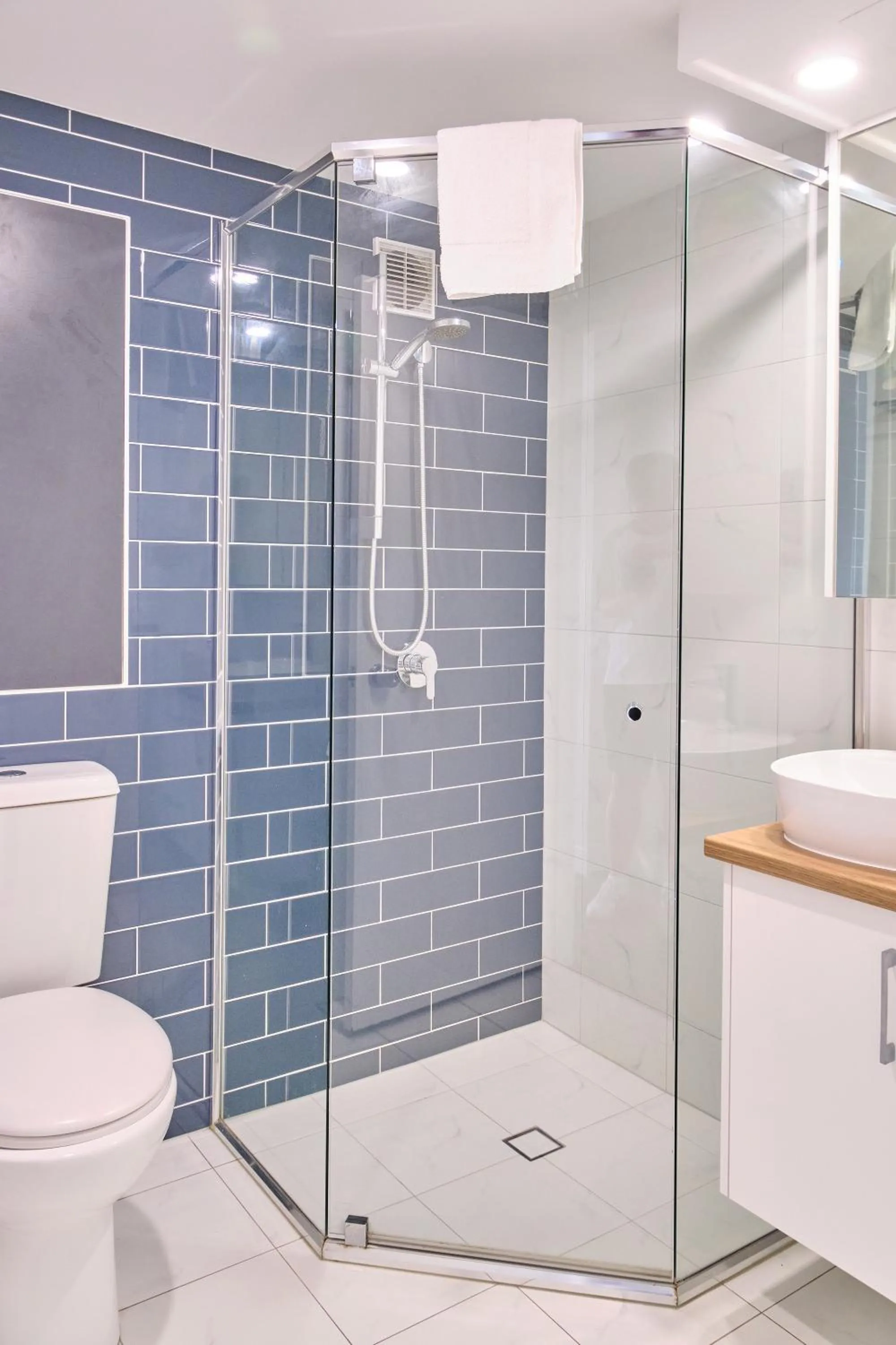 Shower in River Plaza Apartments Brisbane Southbank