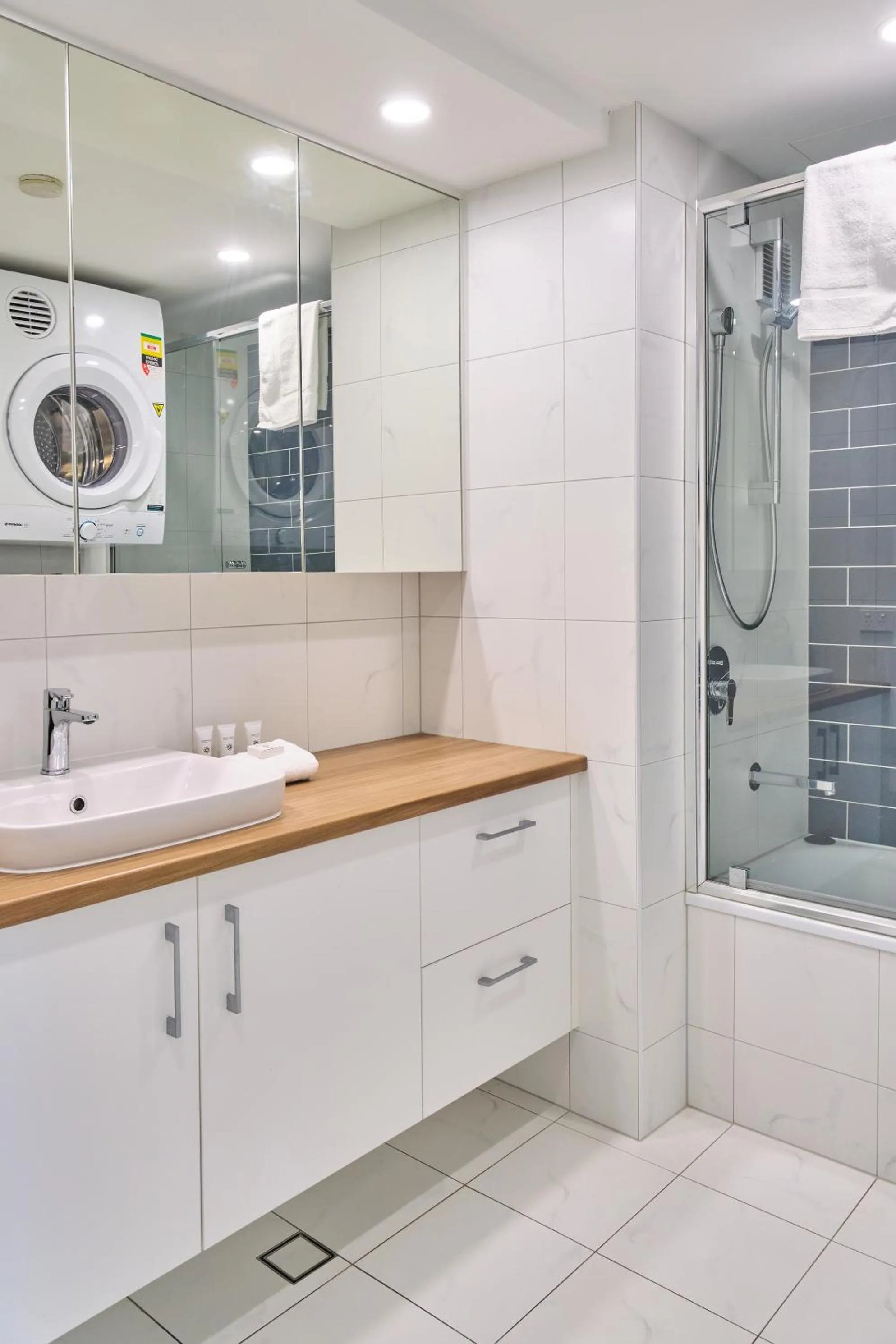 Shower in River Plaza Apartments Brisbane Southbank