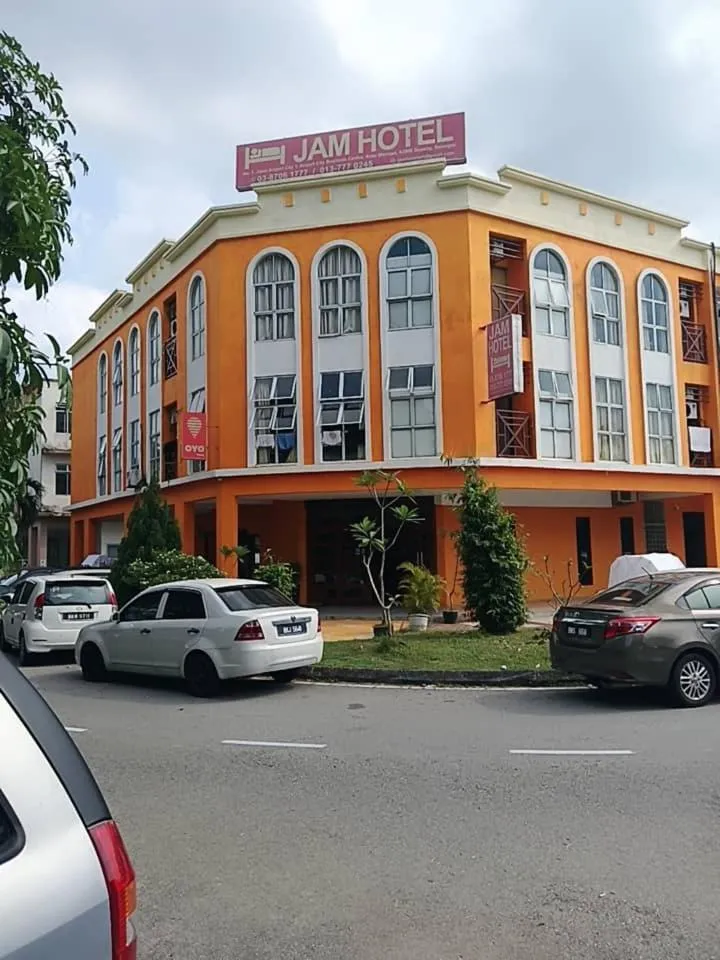 JAM Hotel Kota Warisan Sepang @ ERL Salak Tinggi, KLIA 1-2 & F1