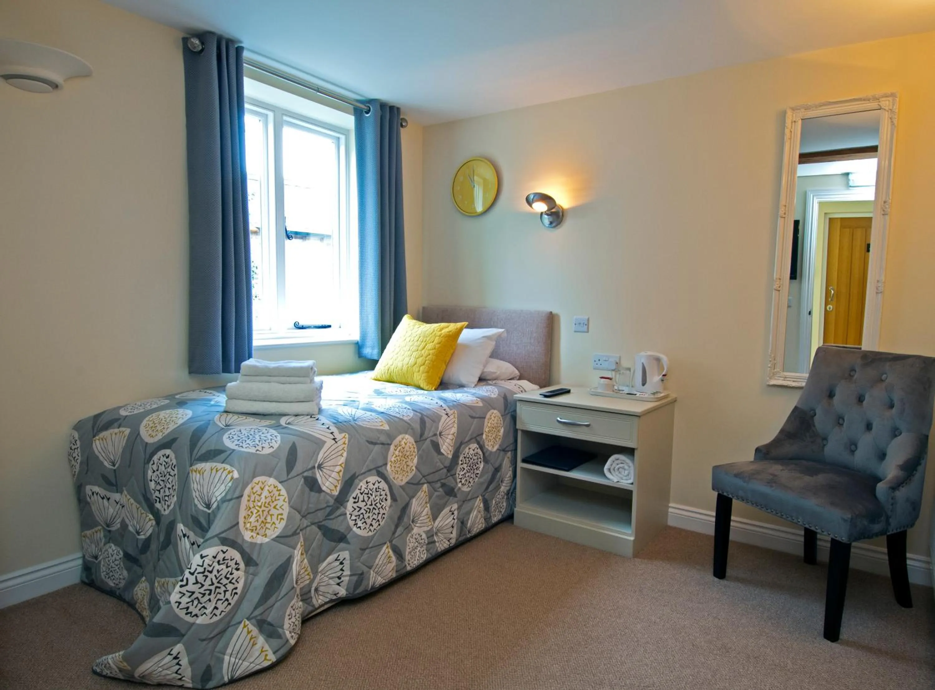 Bed in Alexander Park B&B