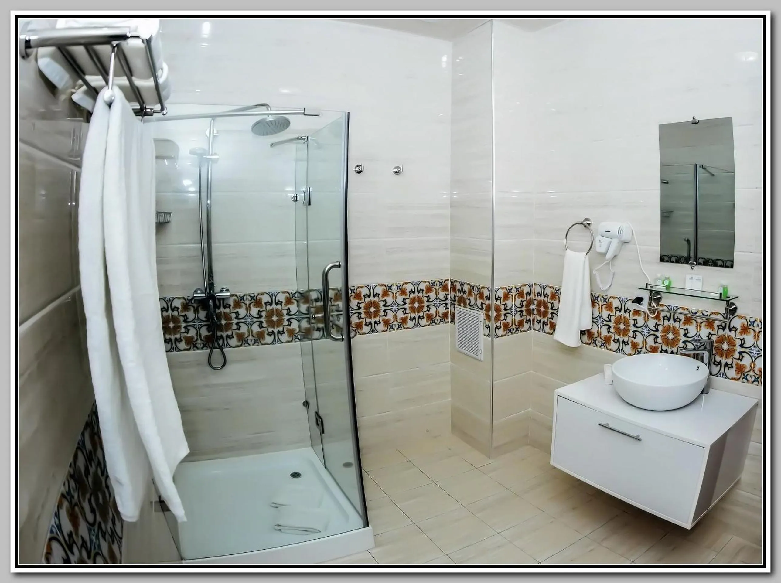 Shower in Hotel Bek Samarkand