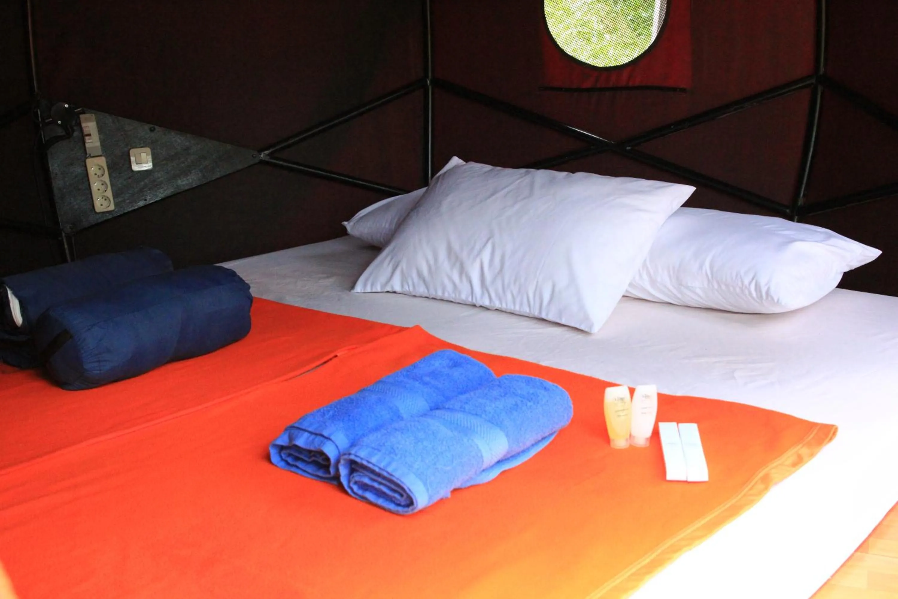 Bed in The Lodge Maribaya