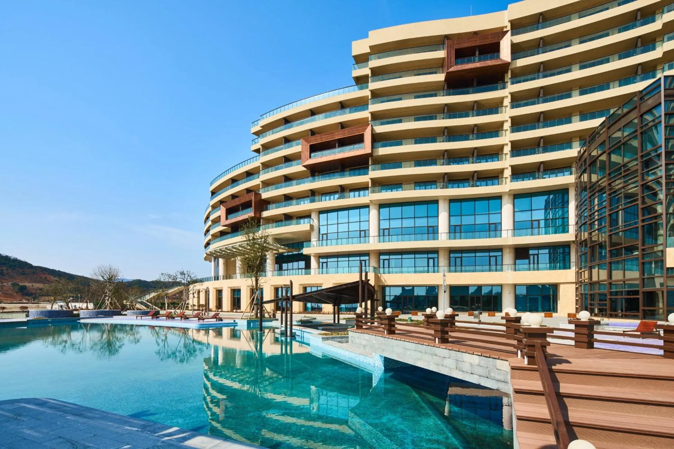 Property building in Crowne Plaza Ningbo Xiangshan Sea View by IHG