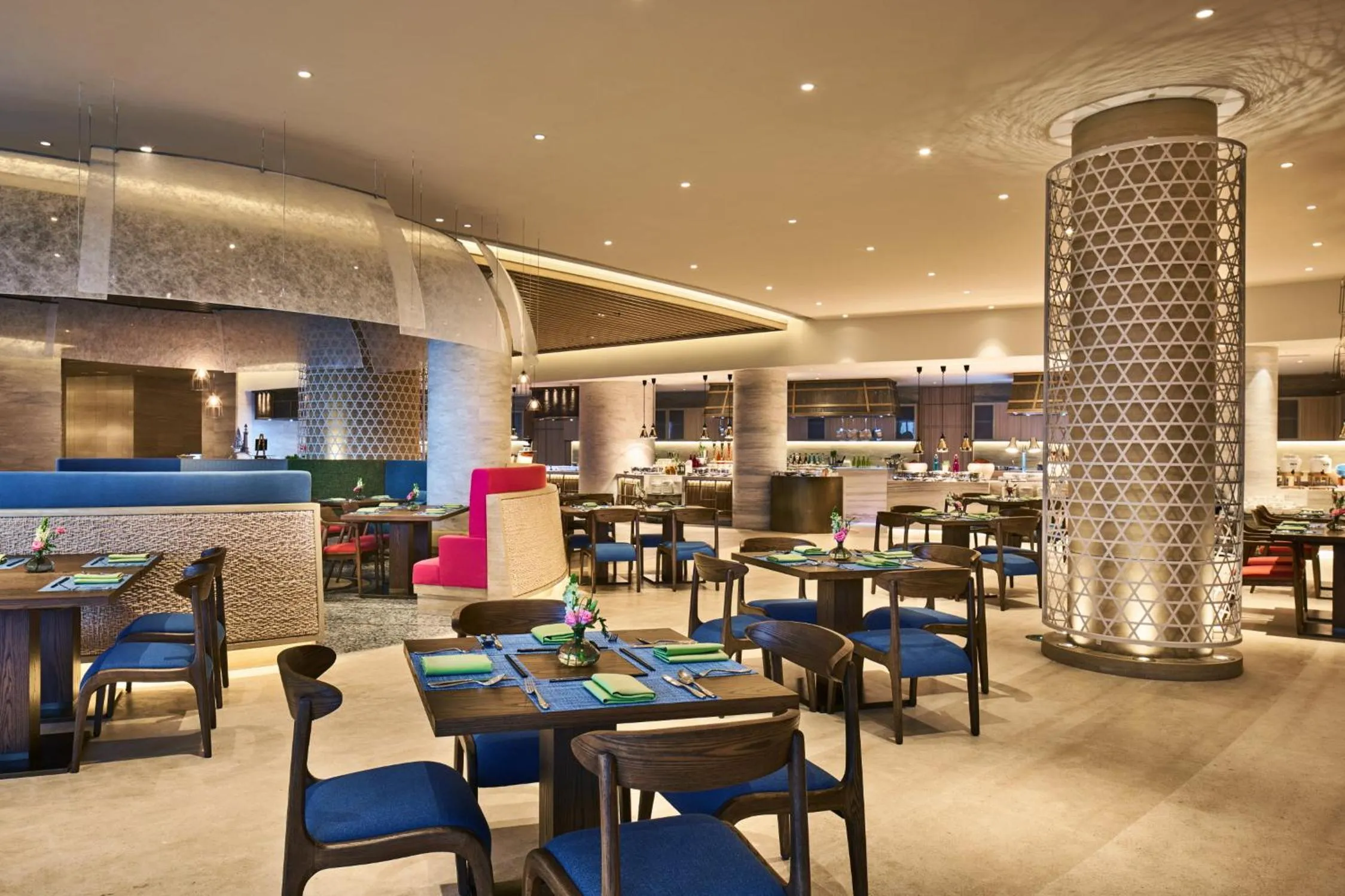 Restaurant/places to eat in Crowne Plaza Ningbo Xiangshan Sea View by IHG