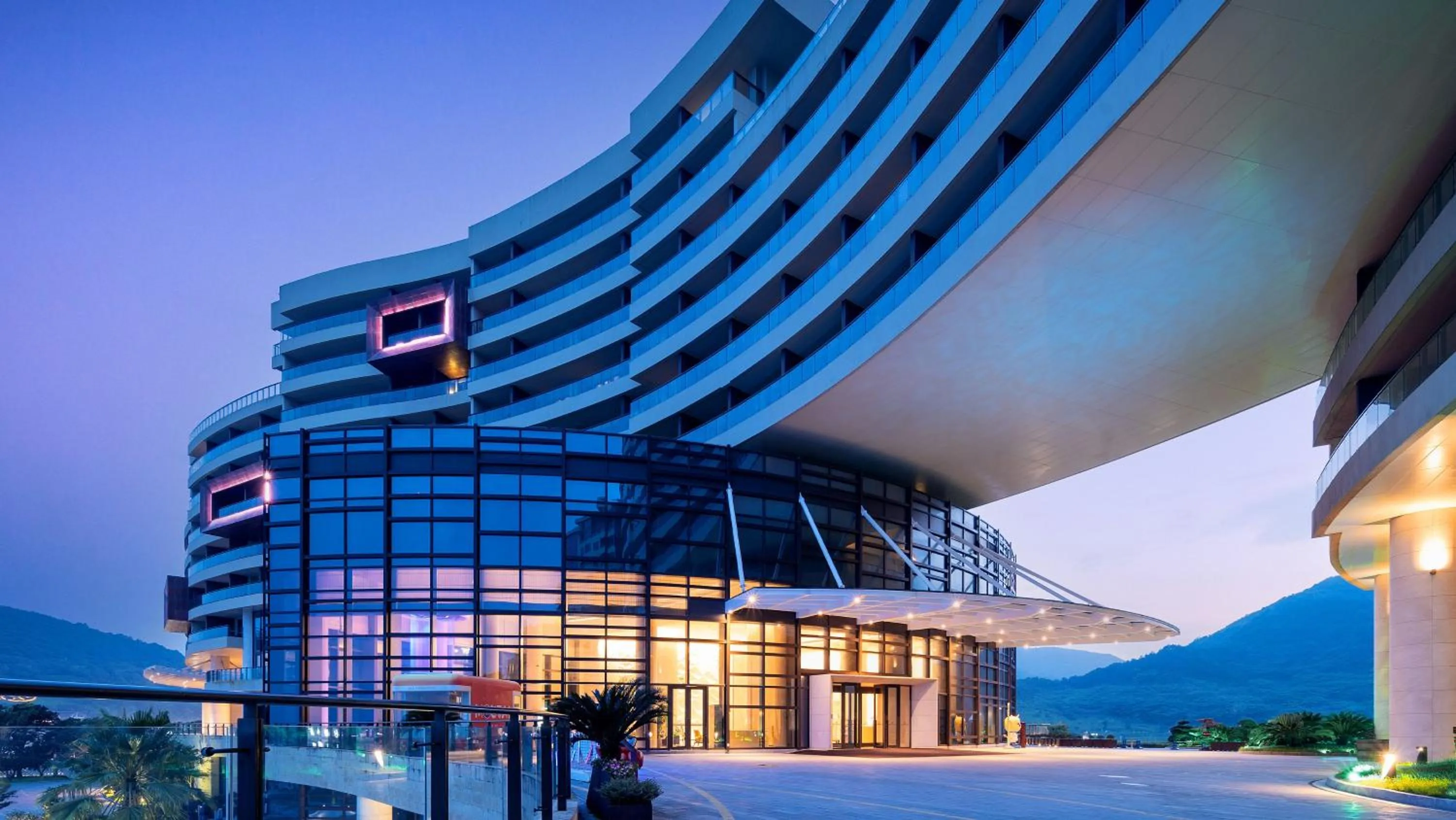 Property building in Crowne Plaza Ningbo Xiangshan Sea View by IHG