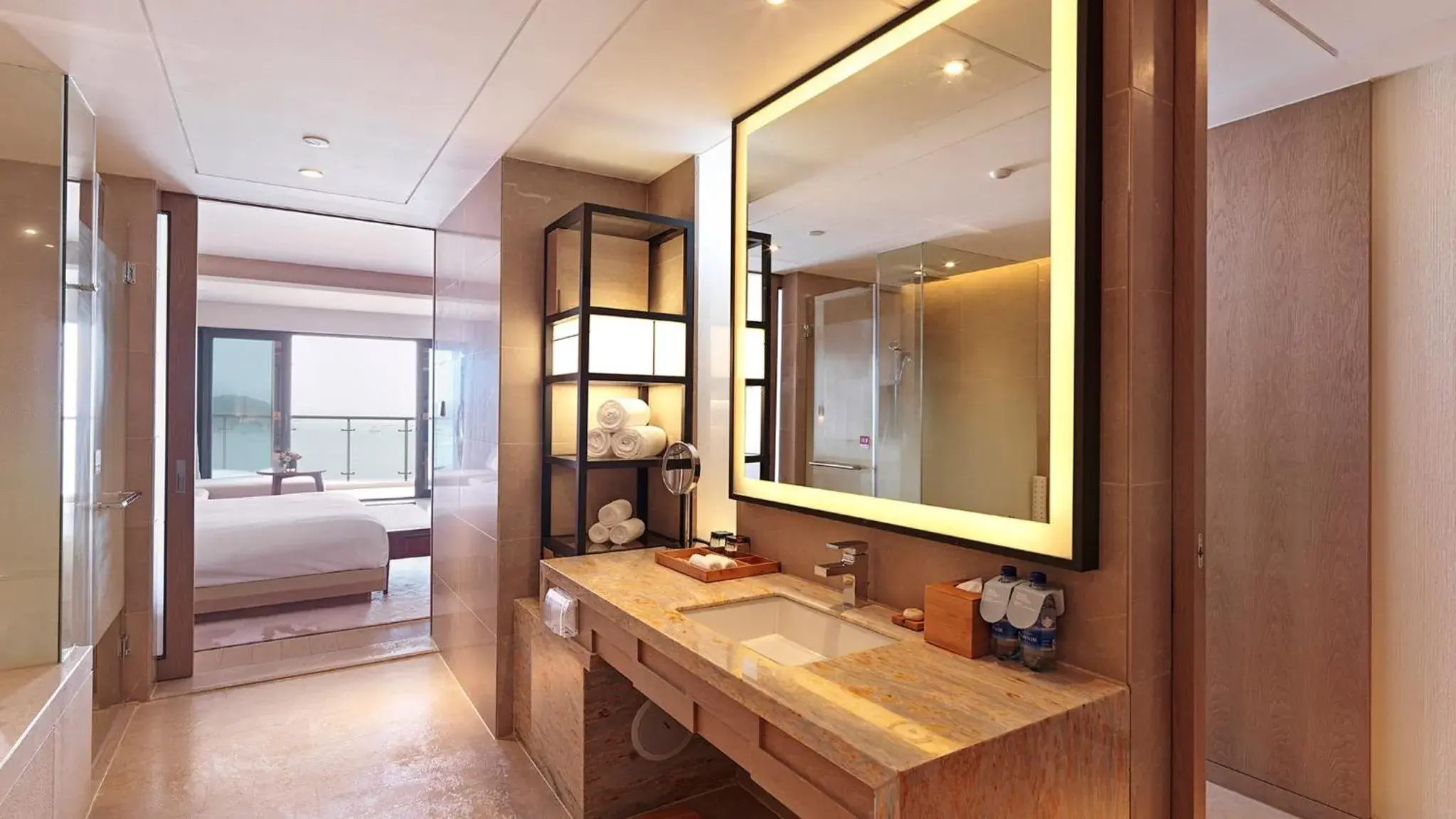 King Room with Side Sea View - Non-Smoking in Crowne Plaza Ningbo Xiangshan Sea View by IHG King Room with Side Sea View - Non-Smoking in Crowne Plaza Ningbo Xiangshan Sea View by IHG