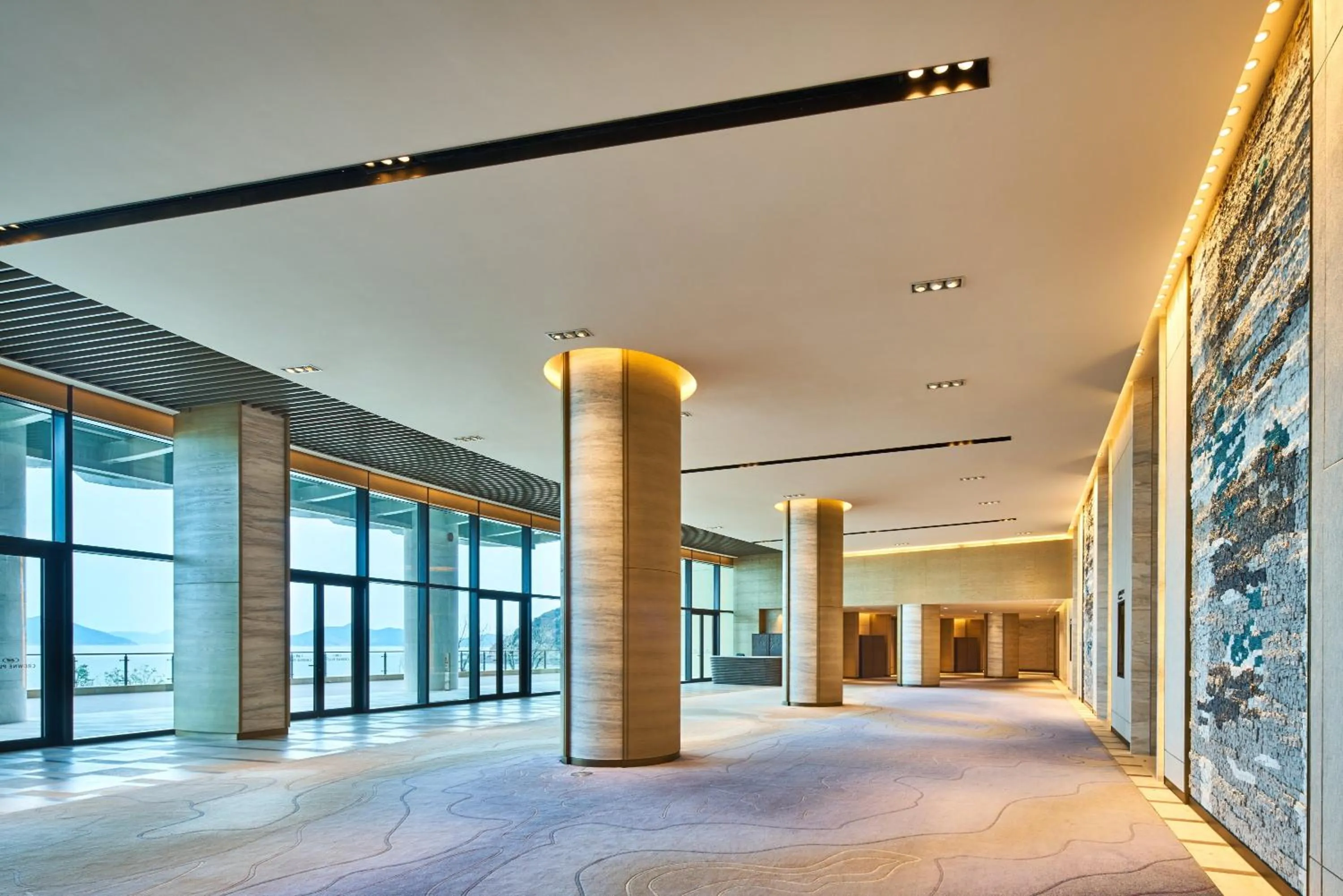 Meeting/conference room in Crowne Plaza Ningbo Xiangshan Sea View by IHG