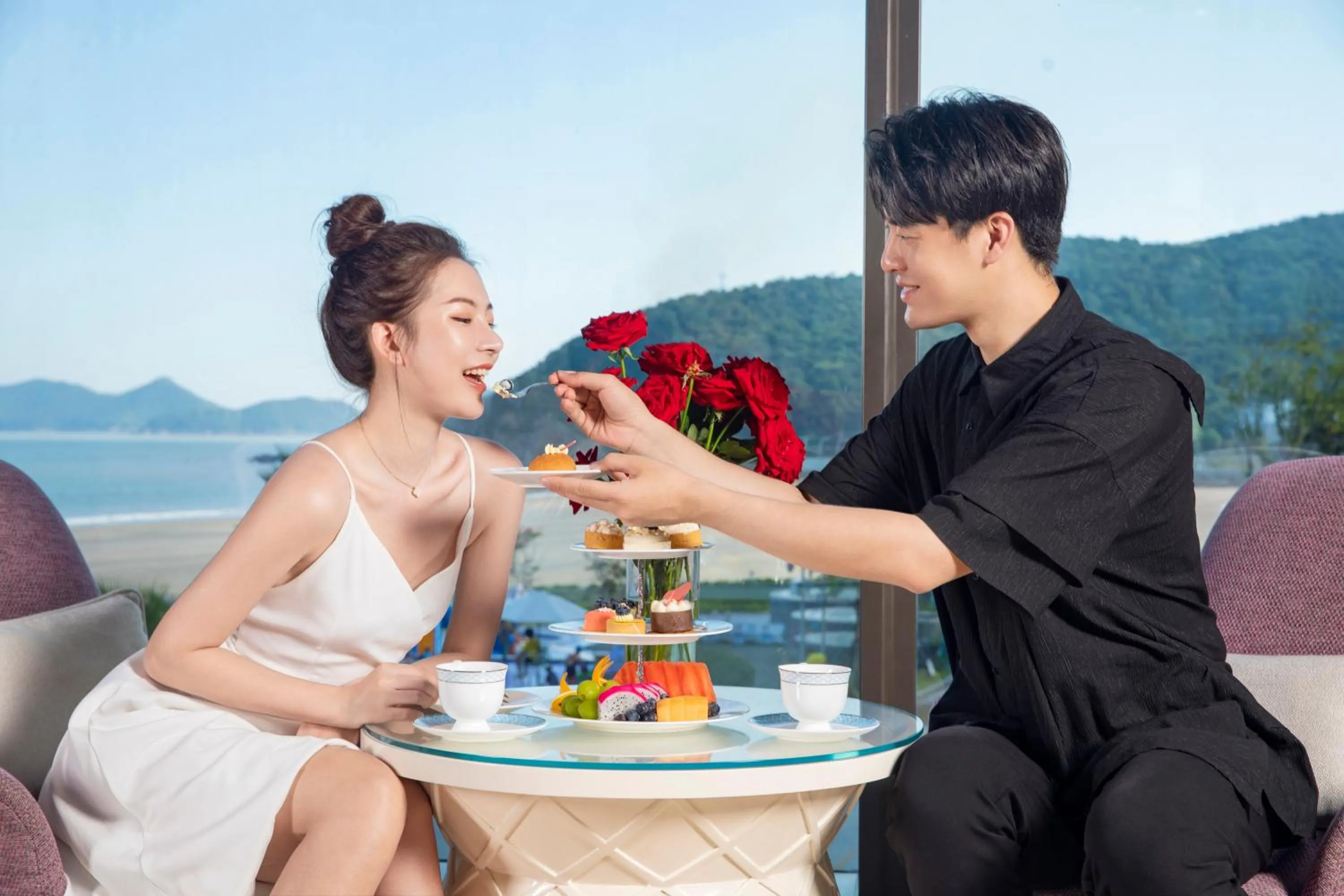 Restaurant/places to eat in Crowne Plaza Ningbo Xiangshan Sea View by IHG