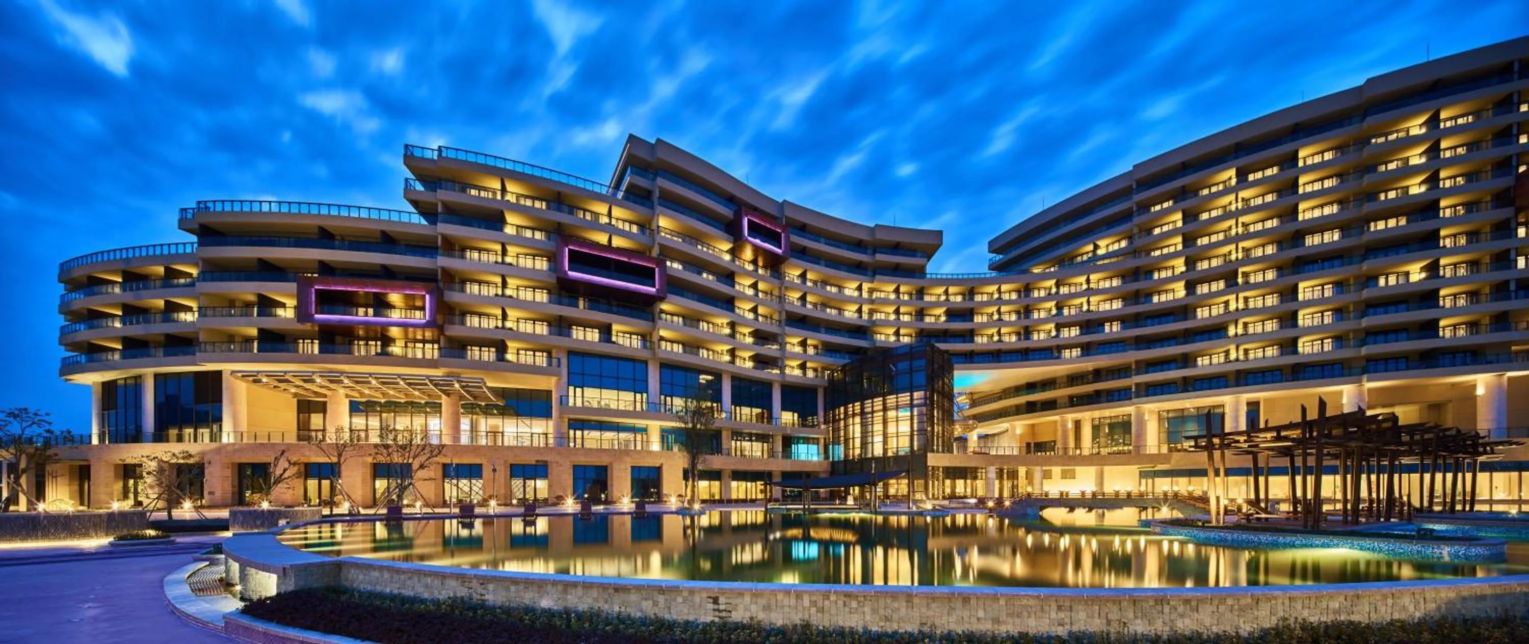 Property building in Crowne Plaza Ningbo Xiangshan Sea View by IHG