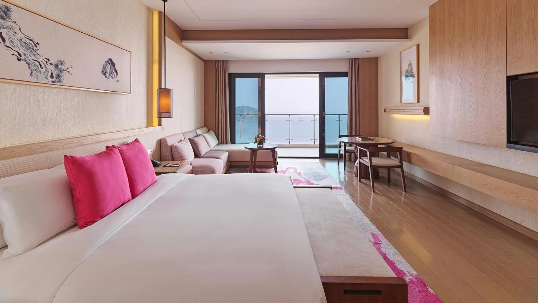 Bedroom, Bed in Crowne Plaza Ningbo Xiangshan Sea View by IHG