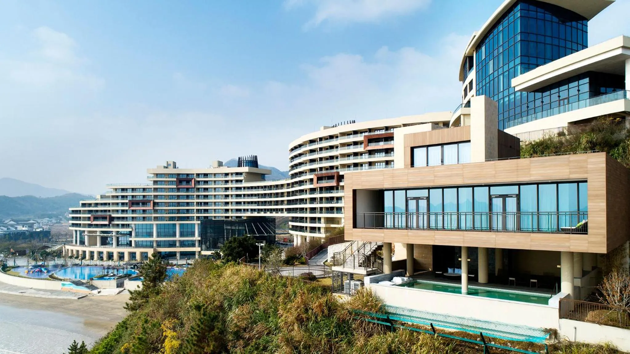 Property building in Crowne Plaza Ningbo Xiangshan Sea View by IHG