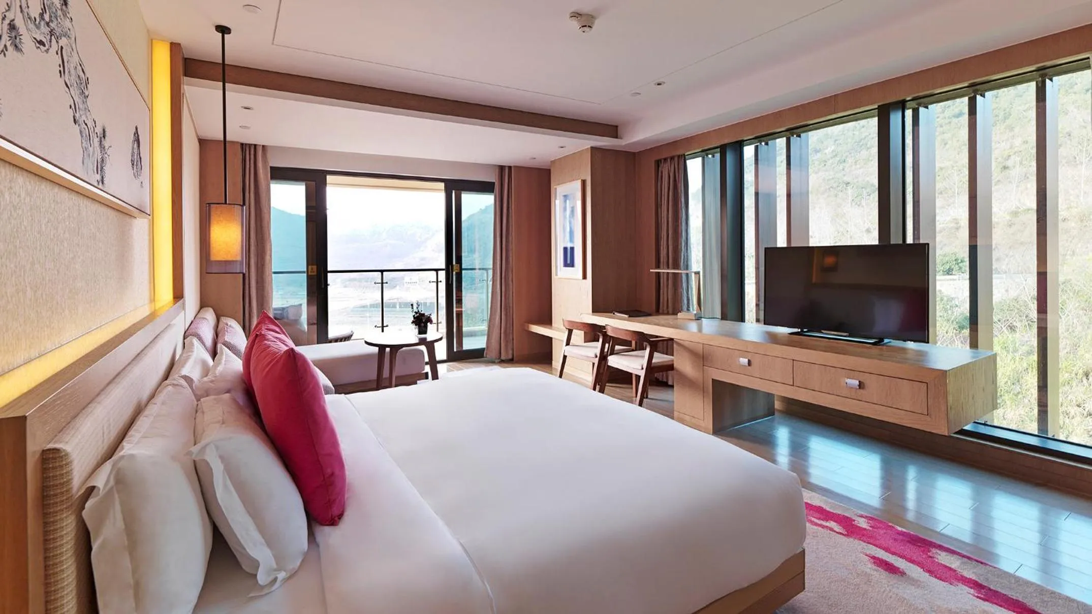 Photo of the whole room, Bed in Crowne Plaza Ningbo Xiangshan Sea View by IHG