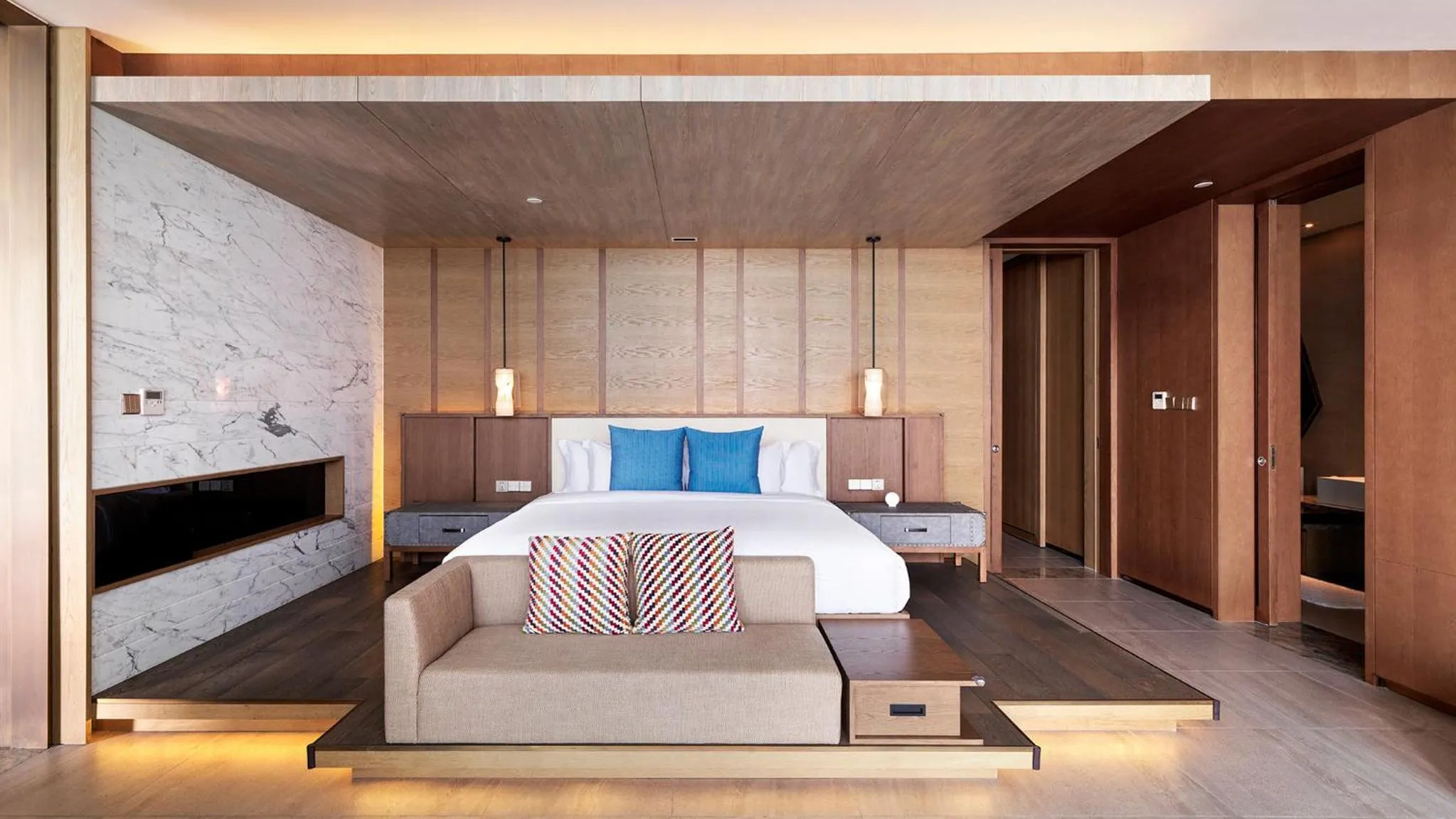 Photo of the whole room, Bed in Crowne Plaza Ningbo Xiangshan Sea View by IHG