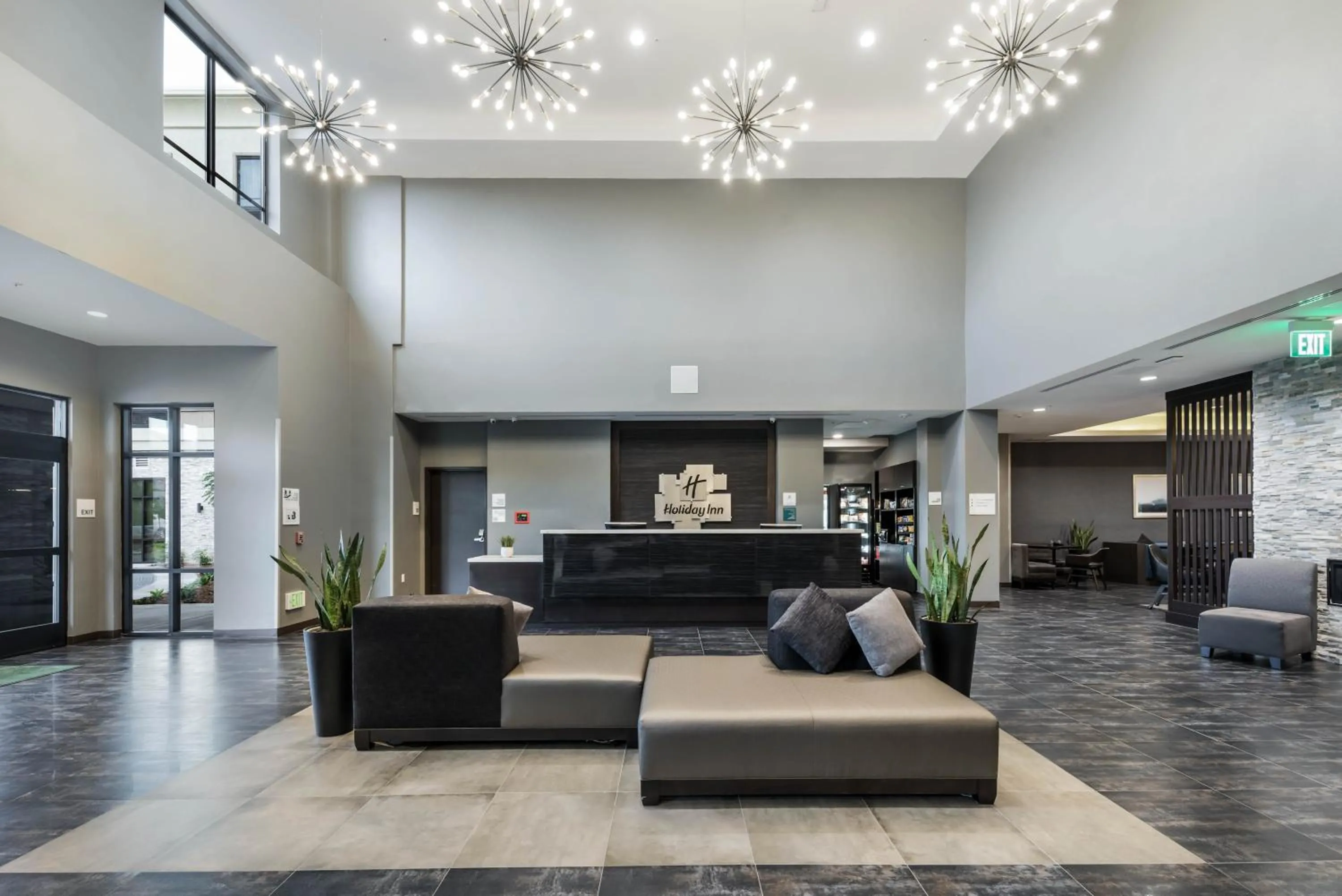 Property building in Holiday Inn & Suites Silicon Valley - Milpitas by IHG