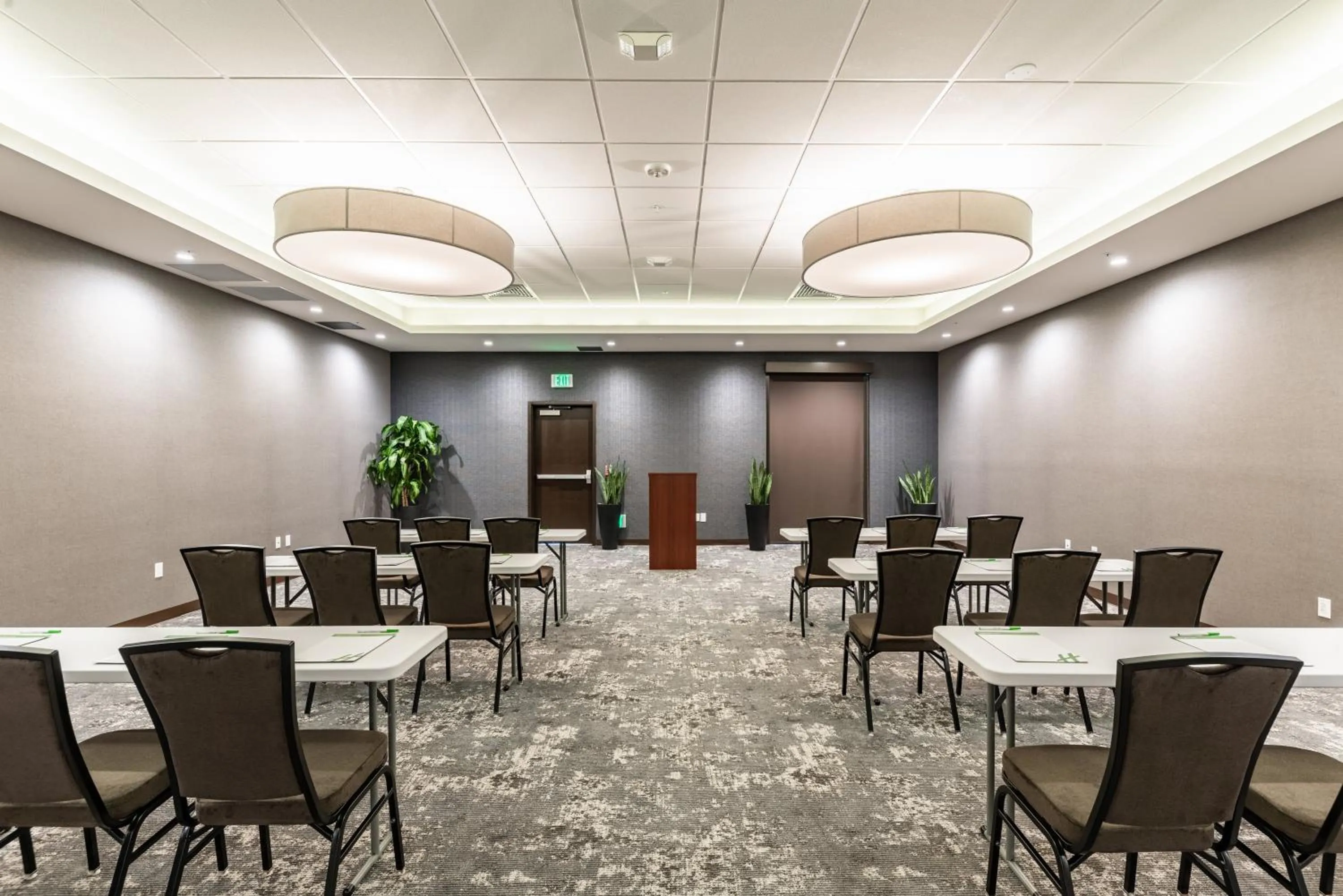 Meeting/conference room in Holiday Inn & Suites Silicon Valley - Milpitas by IHG