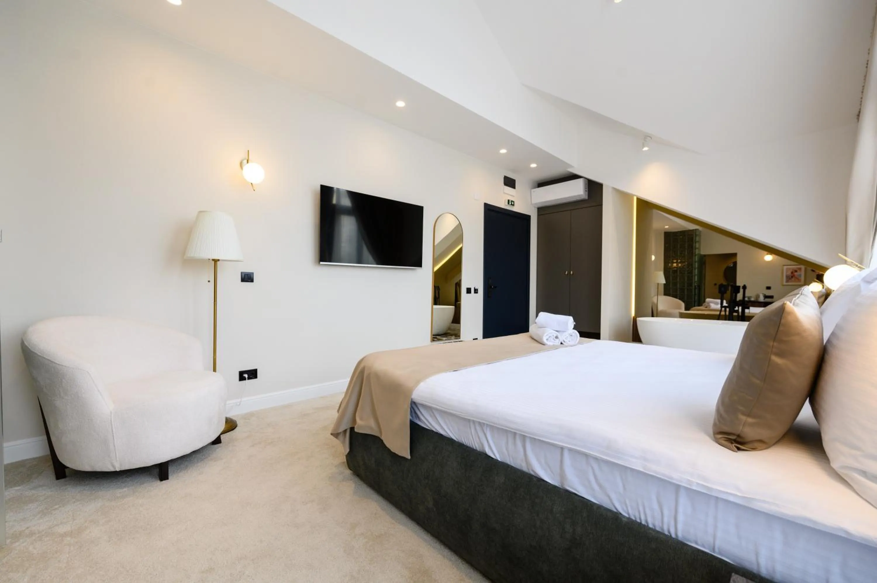 Decorative detail, Bed in Hotel Bohemian Garni - Skadarlija