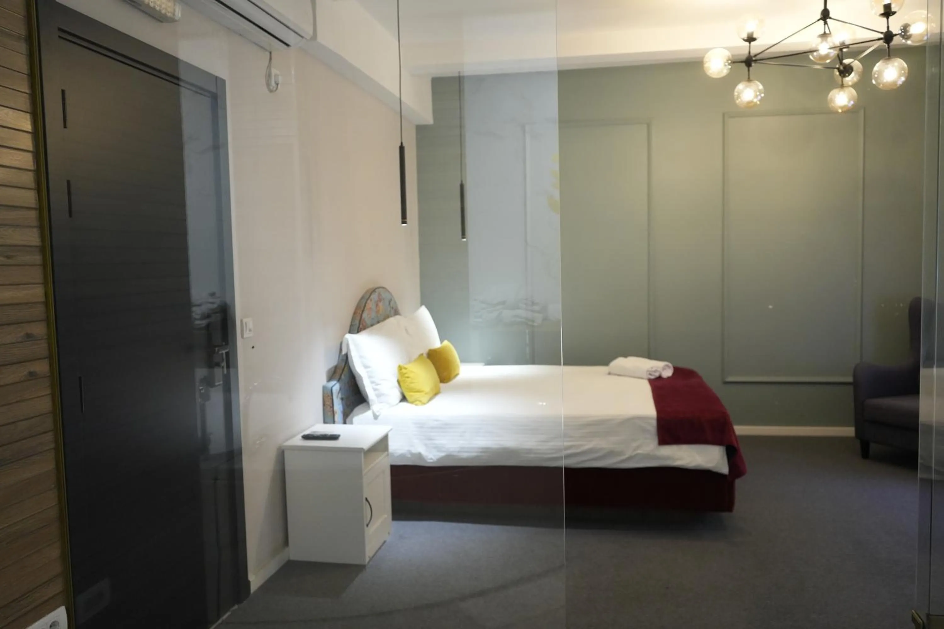 Bed in Hotel Bohemian Garni - Skadarlija