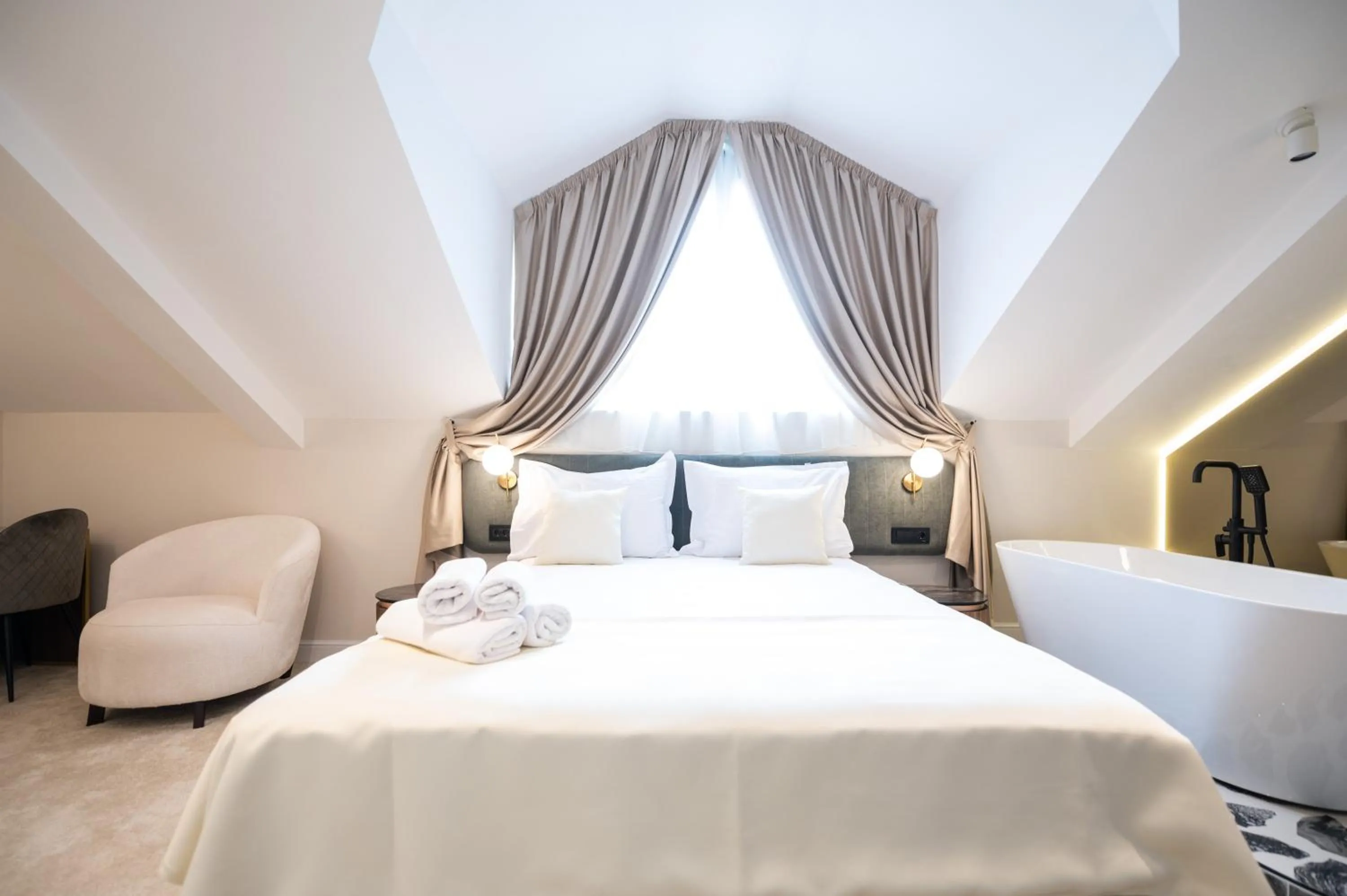 Bed in Hotel Bohemian Garni - Skadarlija