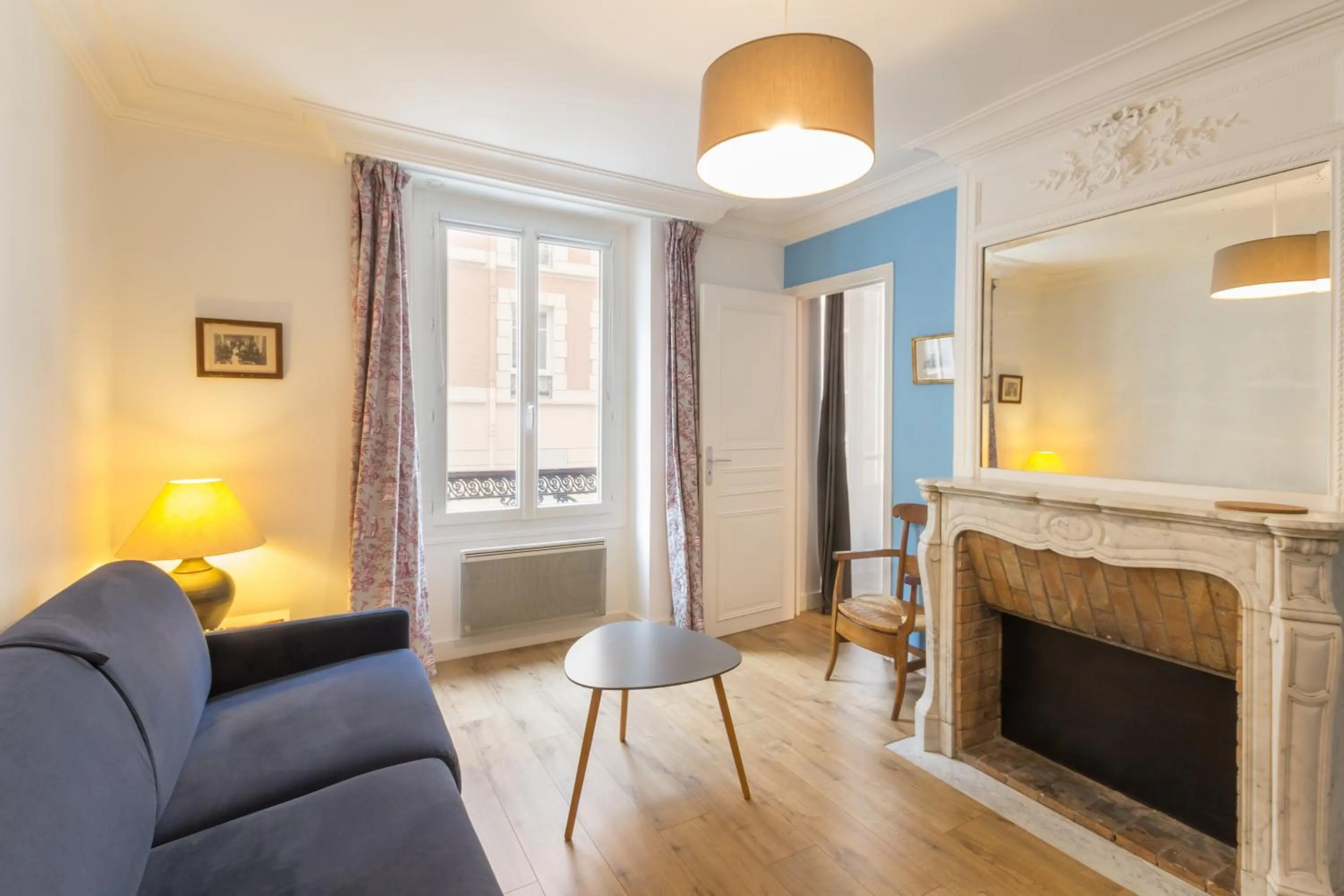 Day in Les Toits de Paris