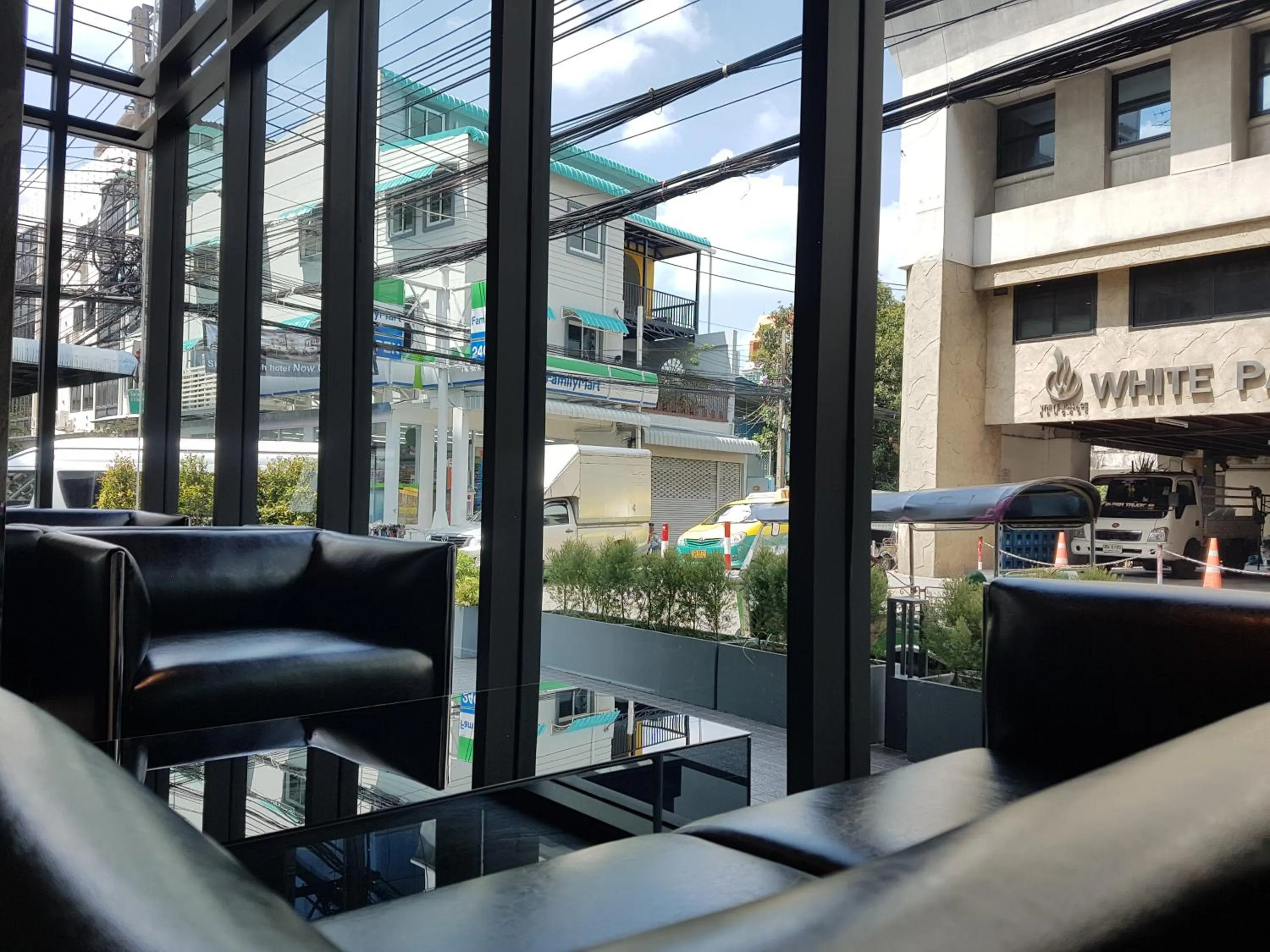 Facade/entrance in Spenza Hotel