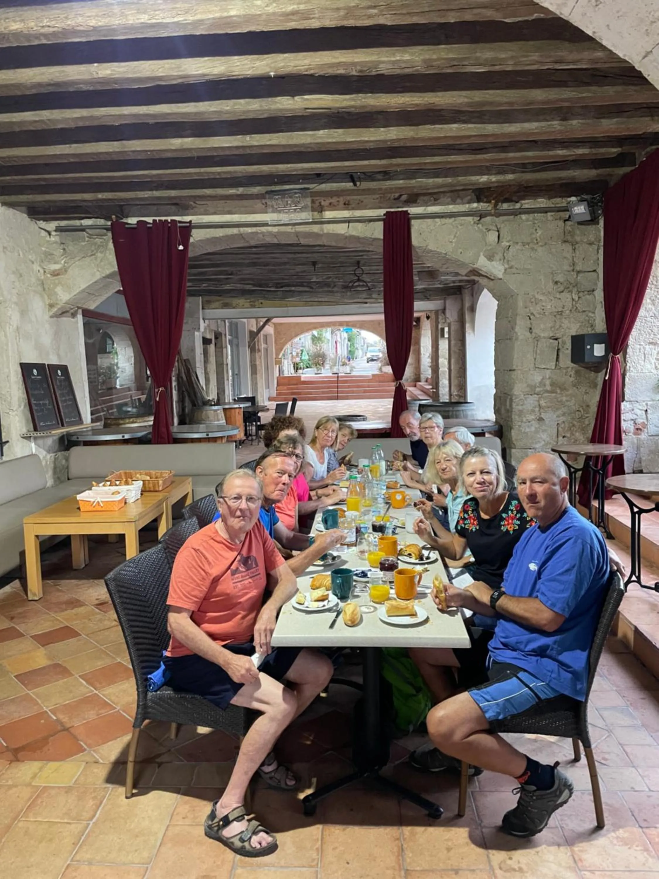 Restaurant/places to eat in Victorian Lodge