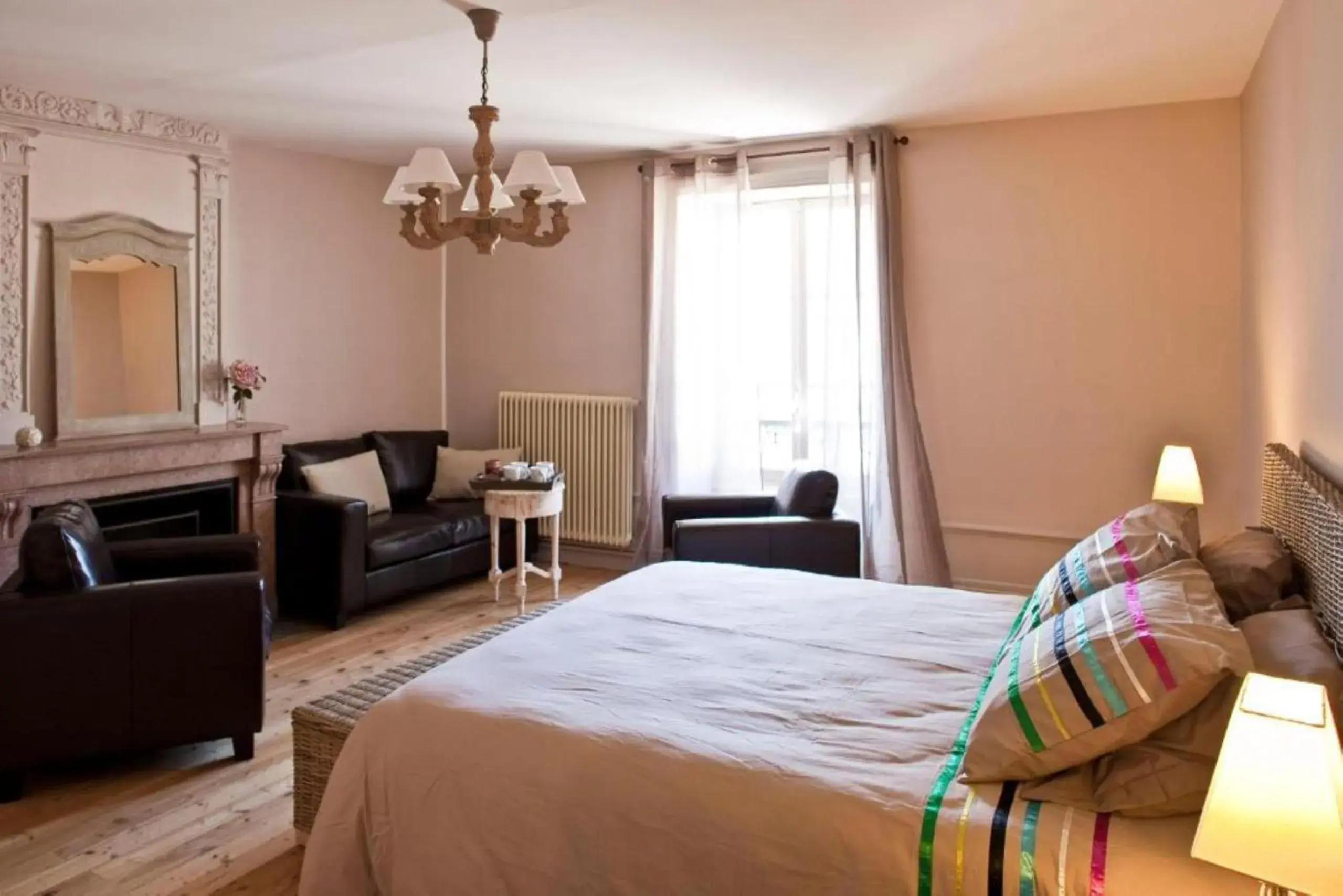 Quadruple Room in Chateau De Riverie chambres et table d'hôtes Quadruple Room in Chateau De Riverie chambres et table d'hôtes