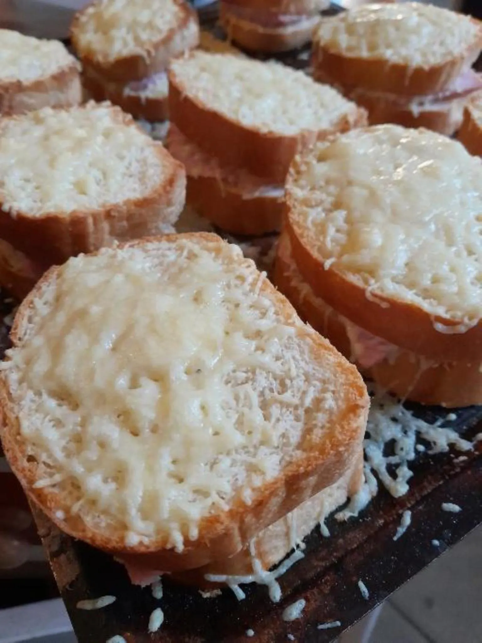 Food and drinks in Chateau De Riverie chambres et table d'hôtes