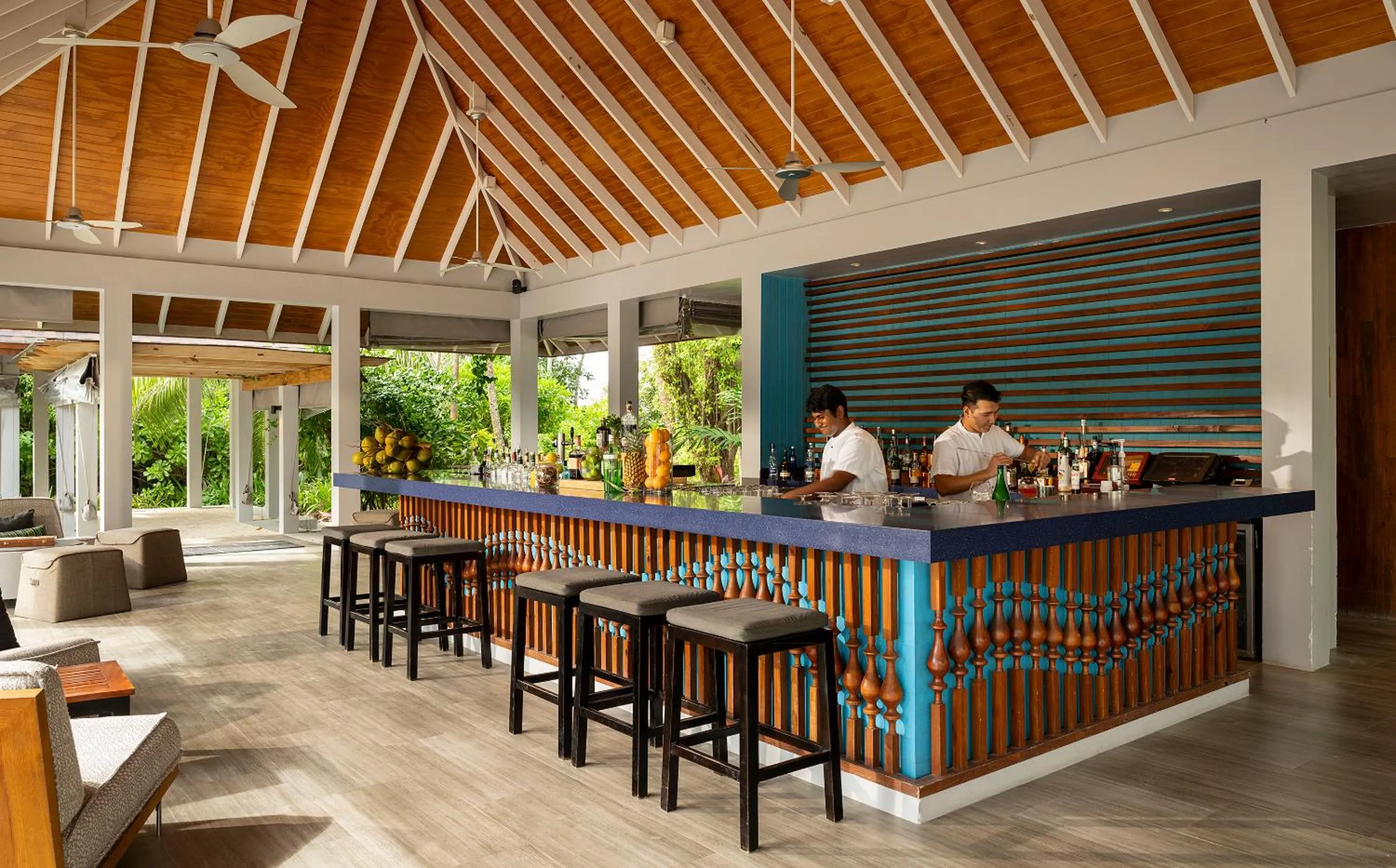 Lounge or bar in Dhigali Maldives - A Premium All-Inclusive Resort