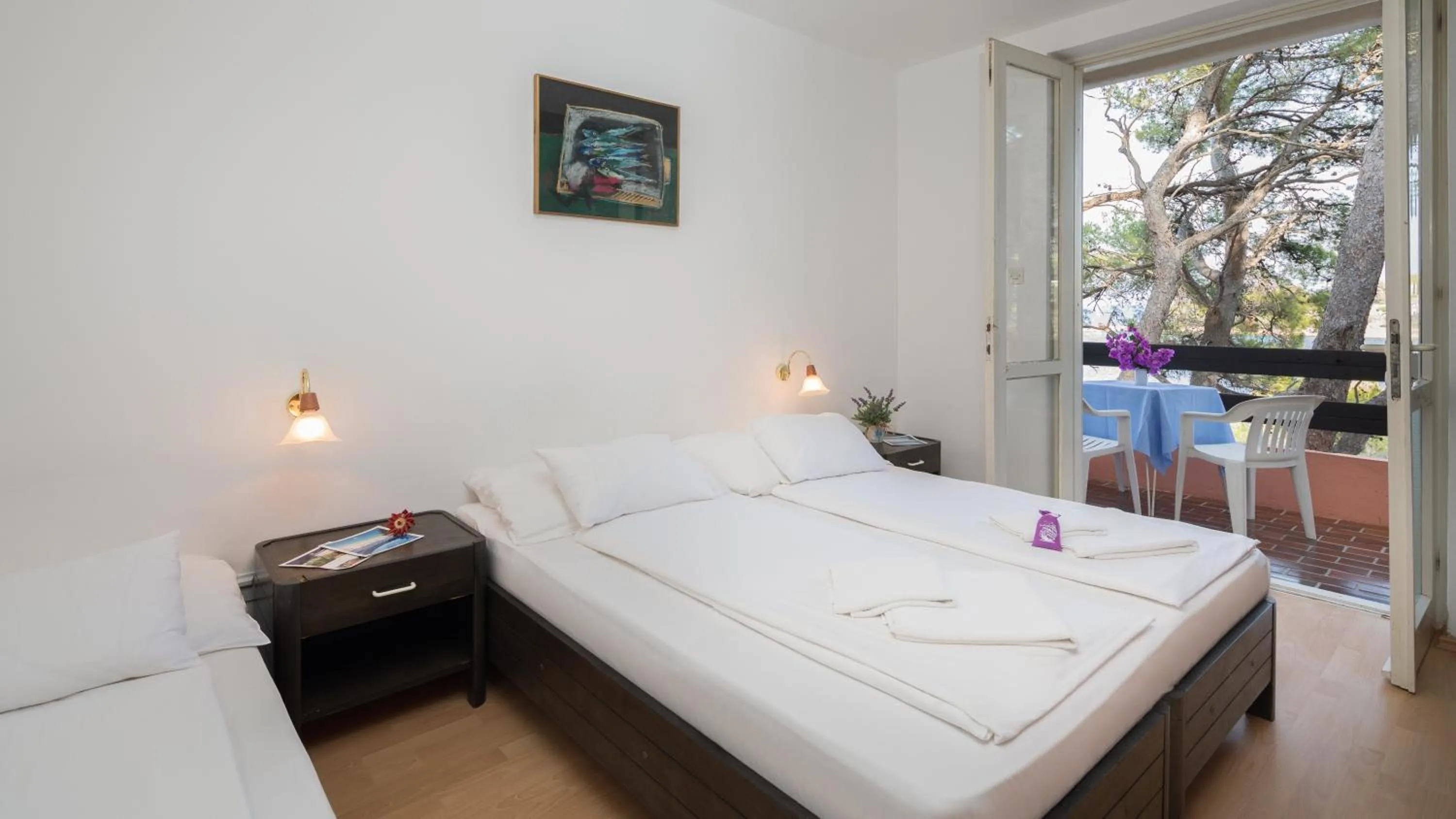 Bedroom, Bed in Fontana Resort