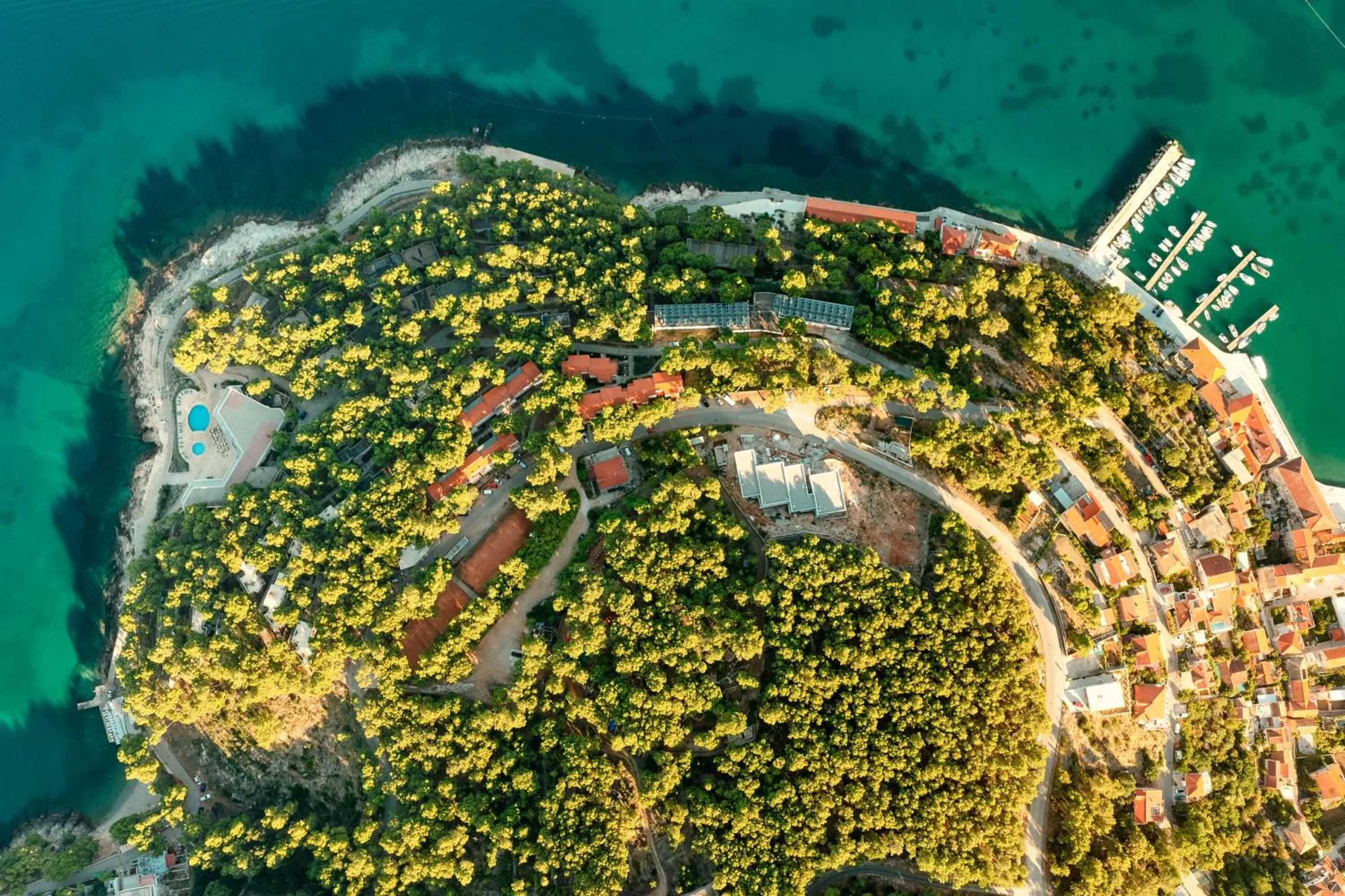 Property building in Fontana Resort