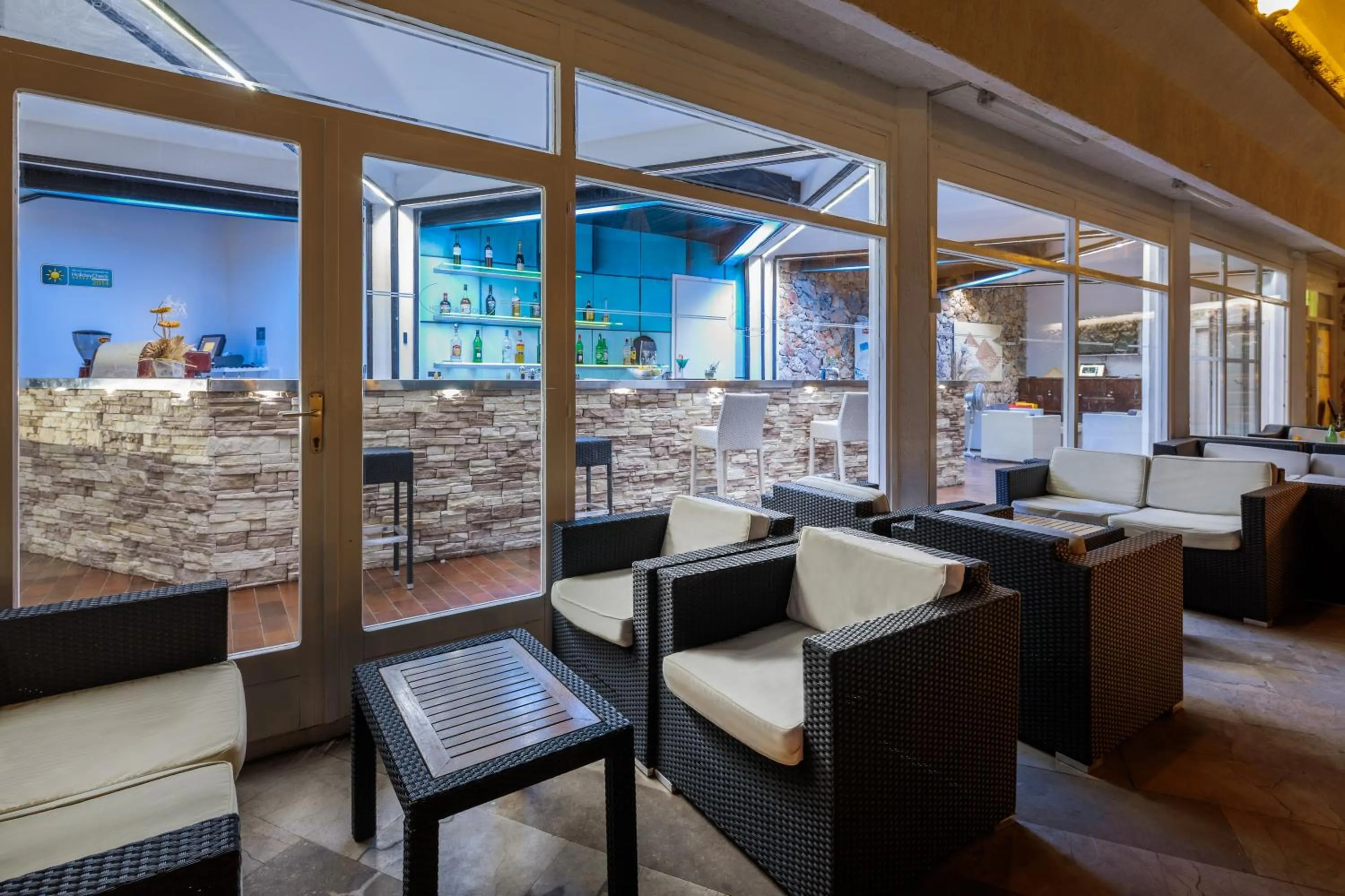 Lounge or bar in Fontana Resort