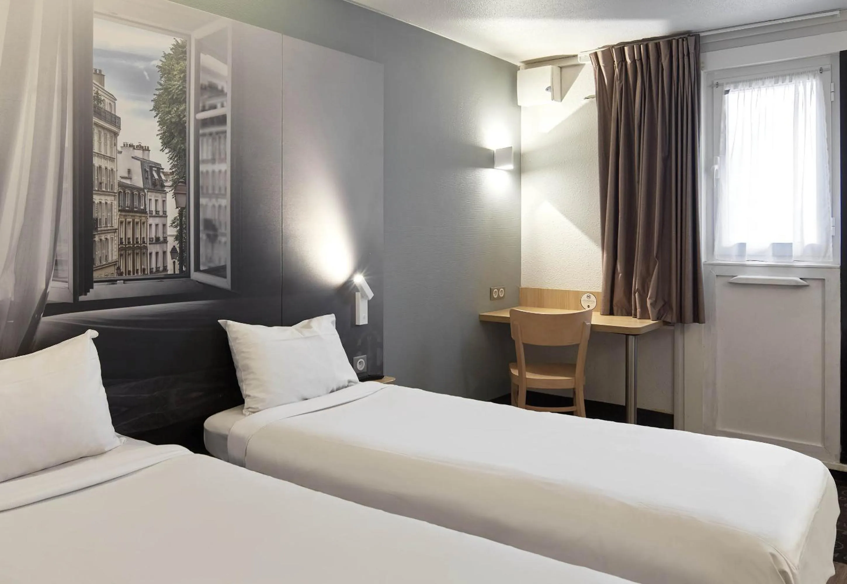 Bedroom, Bed in B&B HOTEL La Queue En Brie