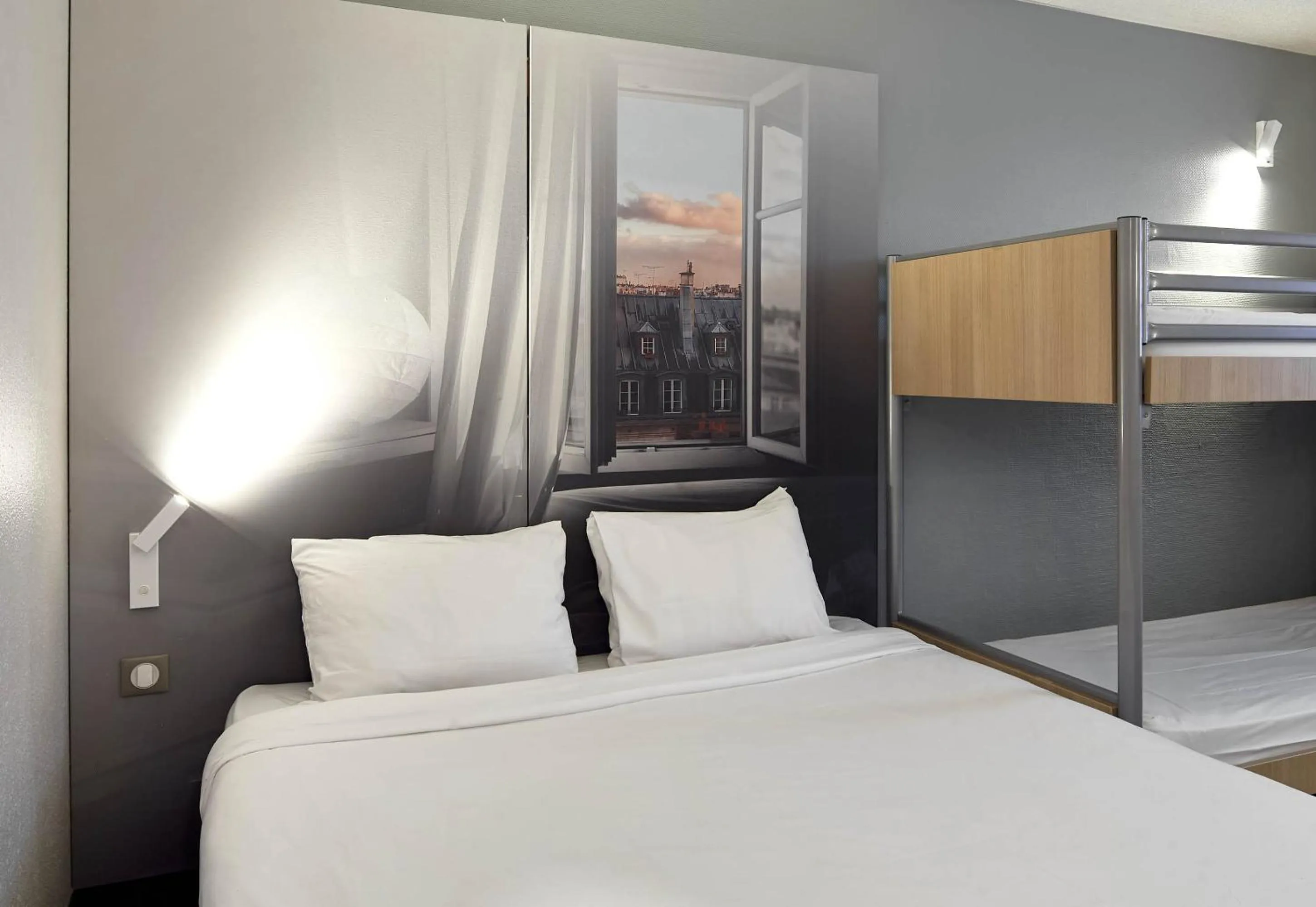 Bedroom, Bed in B&B HOTEL La Queue En Brie