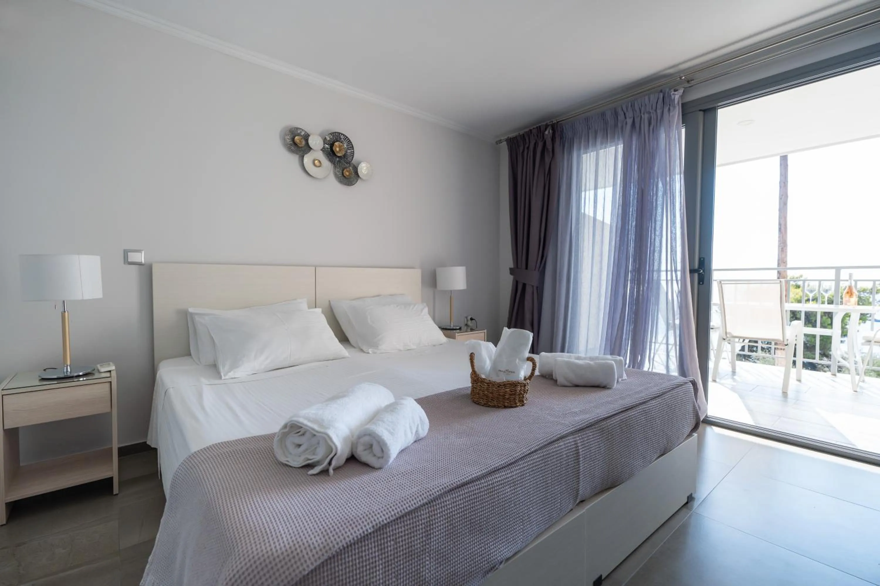 Bedroom, Bed in La Luna Hotel