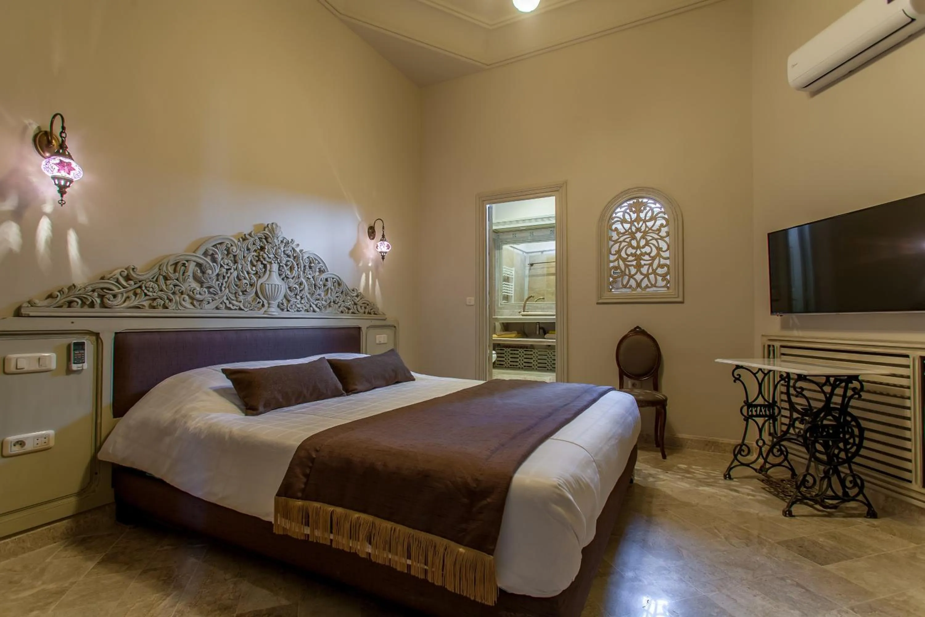 Bedroom, Bed in Maison d'Hôtes Dar Ennassim