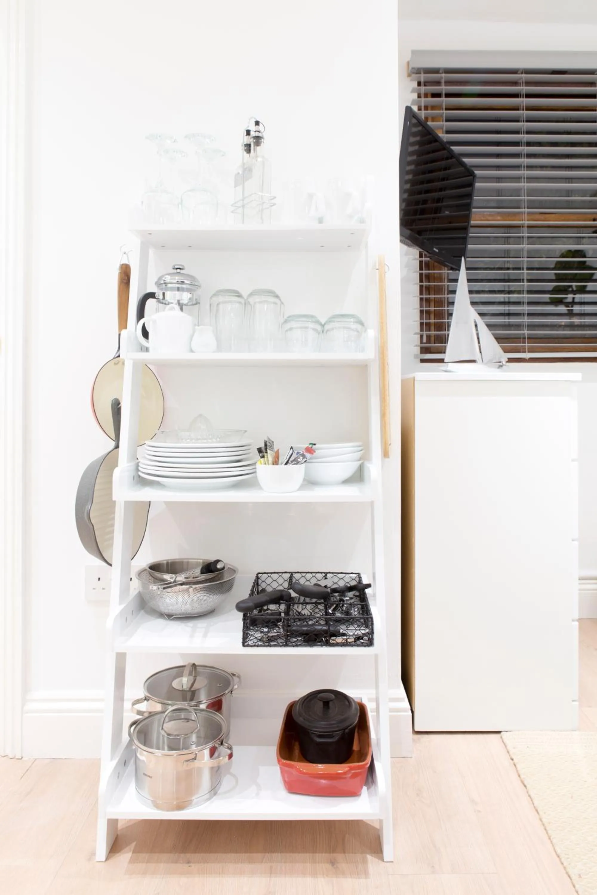 Kitchen or kitchenette in Cambridge City Rooms by Paymán Club